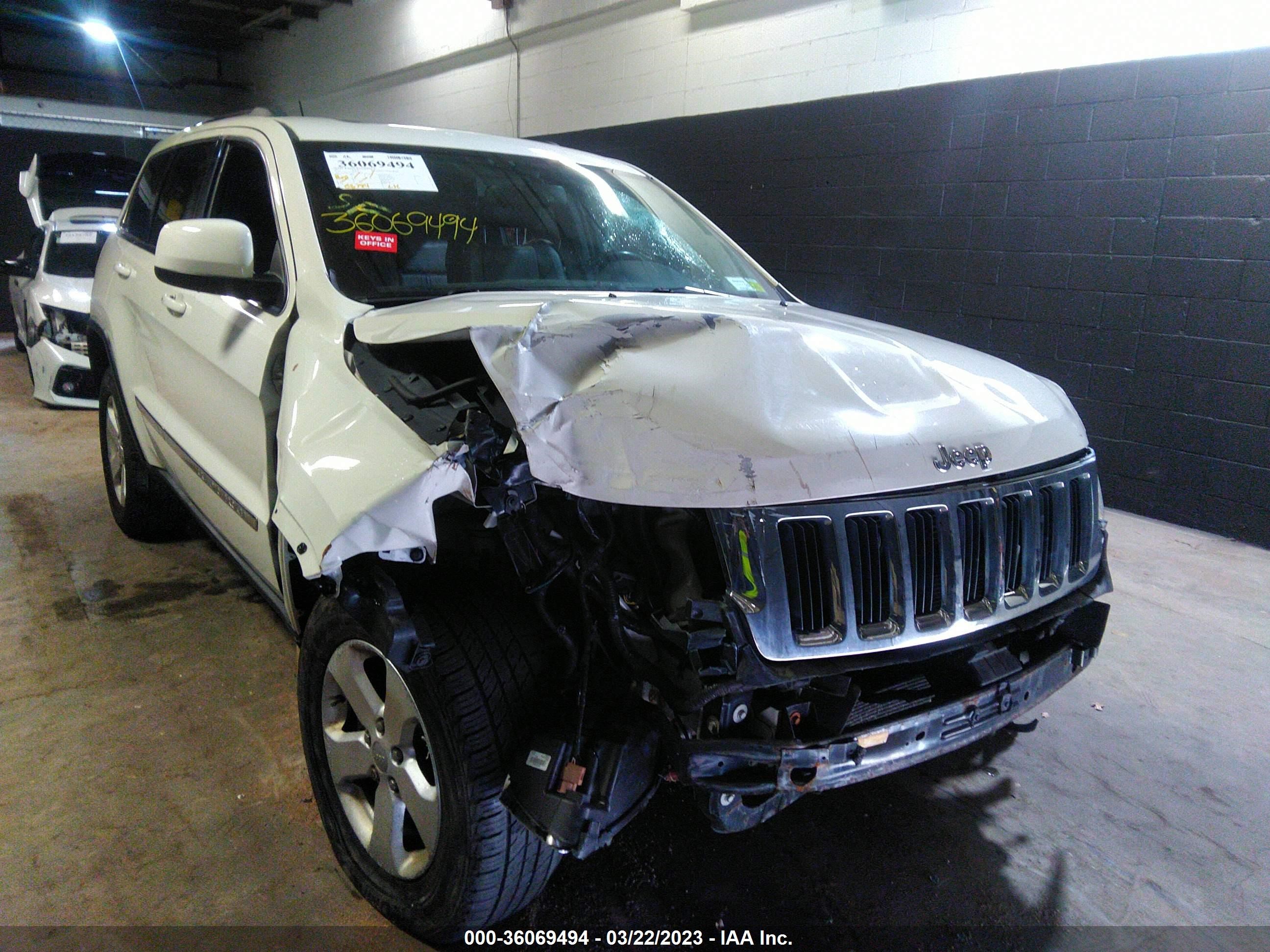 2012 Jeep Grand Cherokee Laredo vin: 1C4RJFAG4CC348440