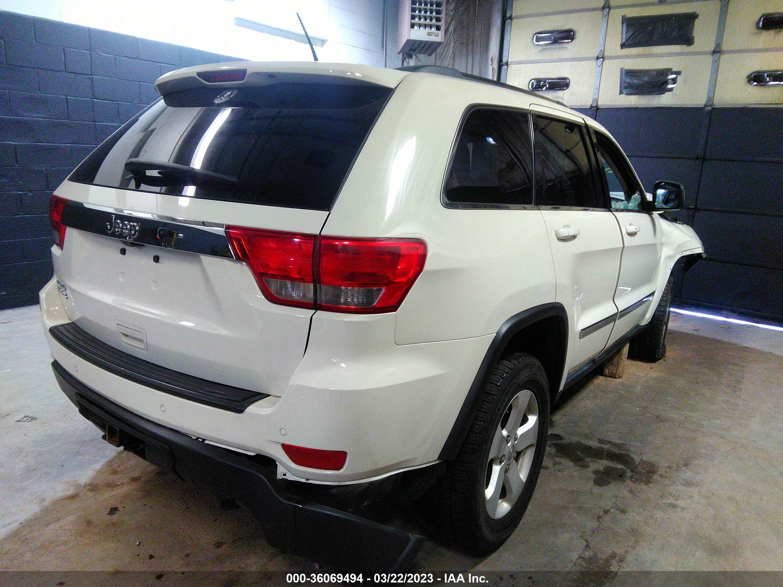 2012 Jeep Grand Cherokee Laredo vin: 1C4RJFAG4CC348440