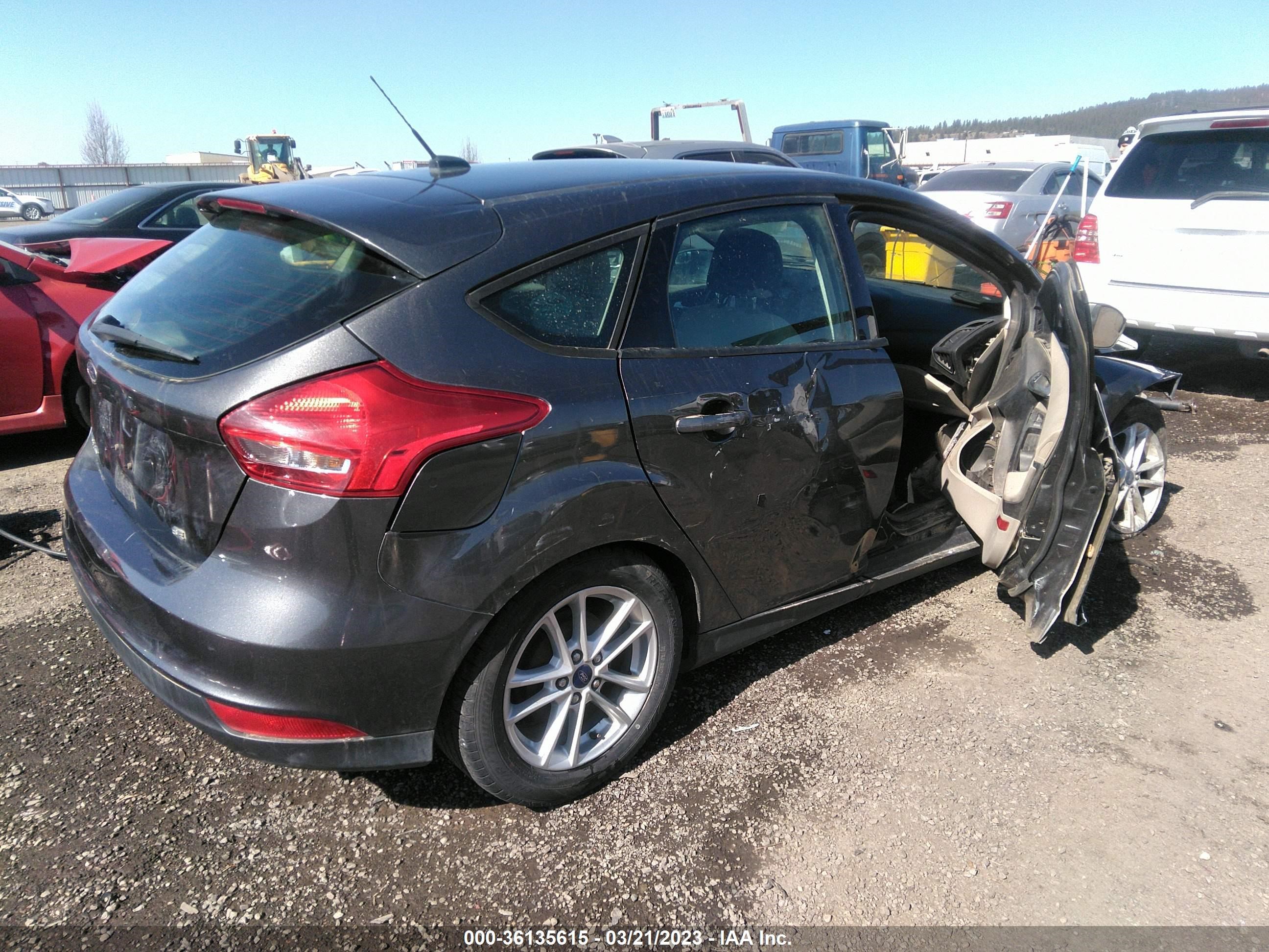 2016 Ford Focus Se vin: 1FADP3K25GL315758