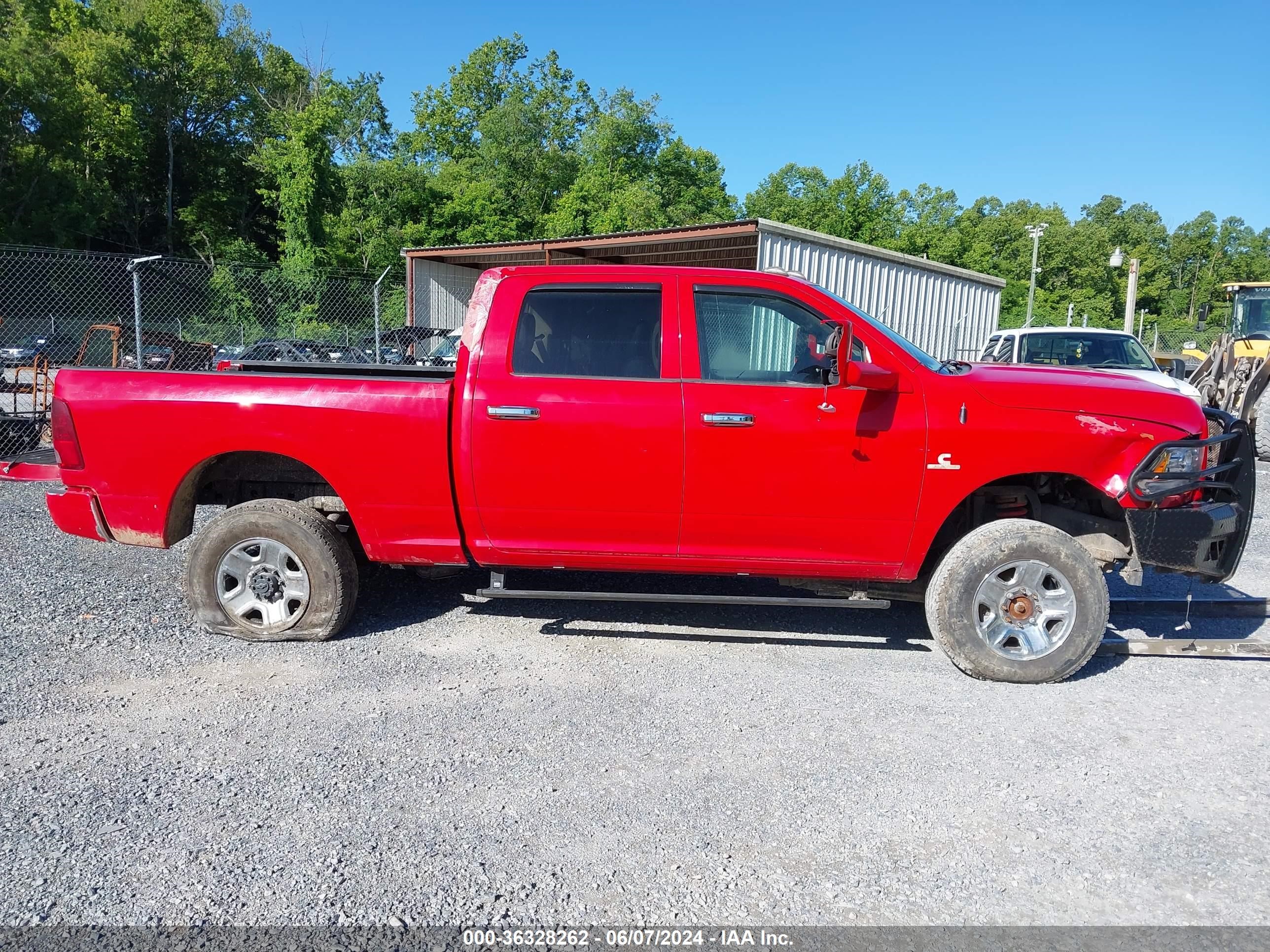 2016 Ram 2500 Tradesman vin: 3C6UR5CL9GG101741