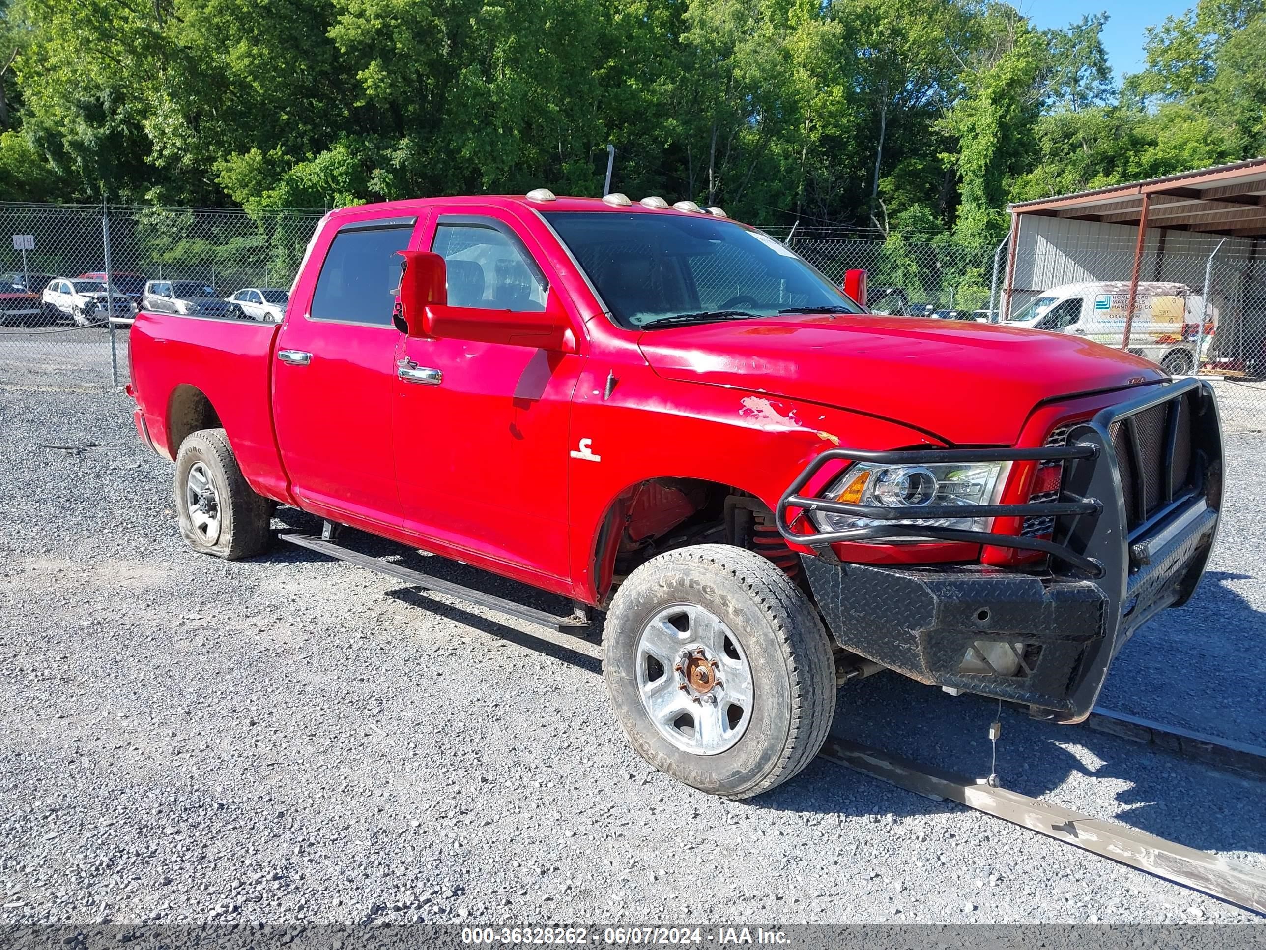 2016 Ram 2500 Tradesman vin: 3C6UR5CL9GG101741