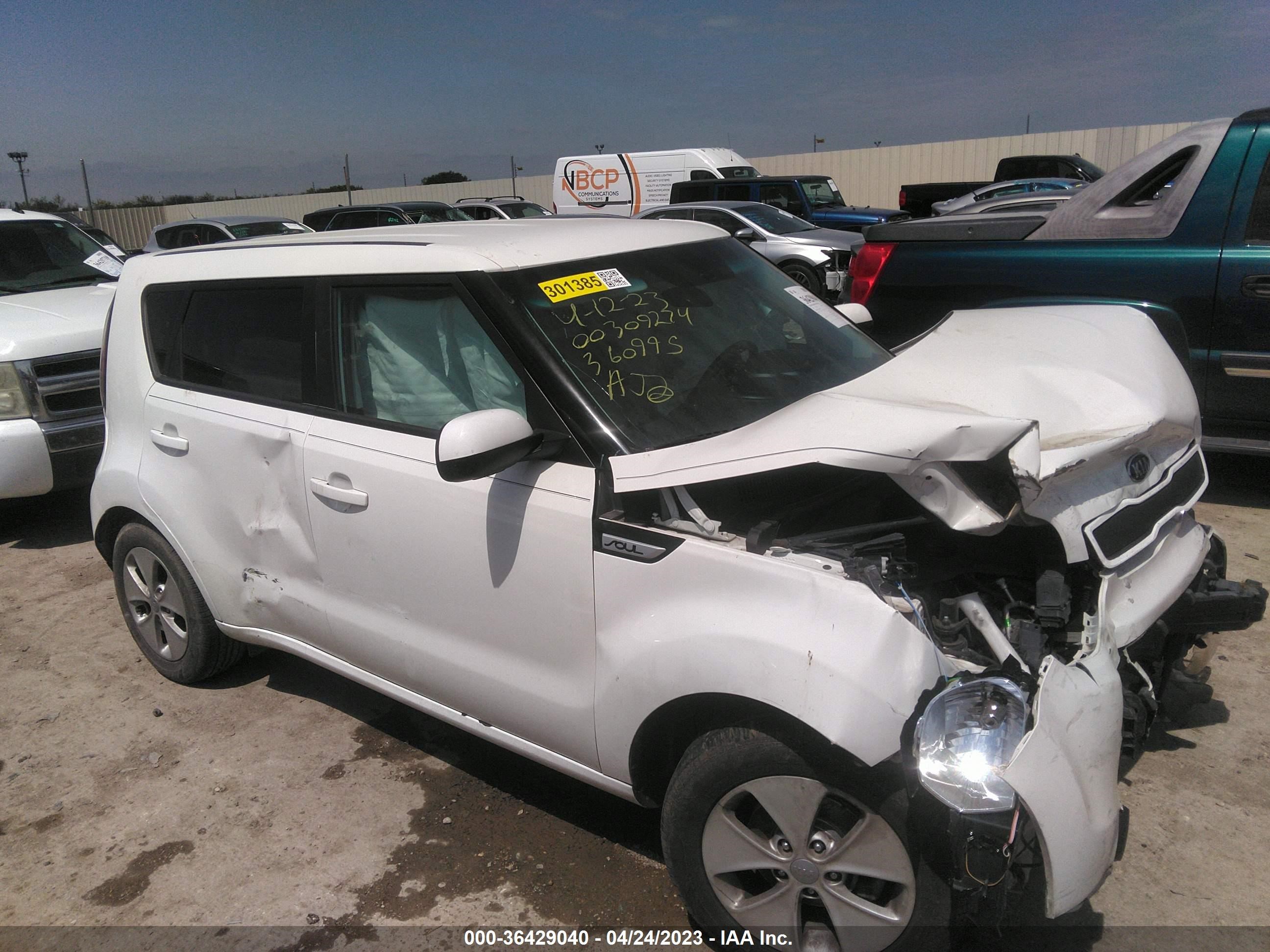 2016 Kia Soul vin: KNDJN2A23G7360995