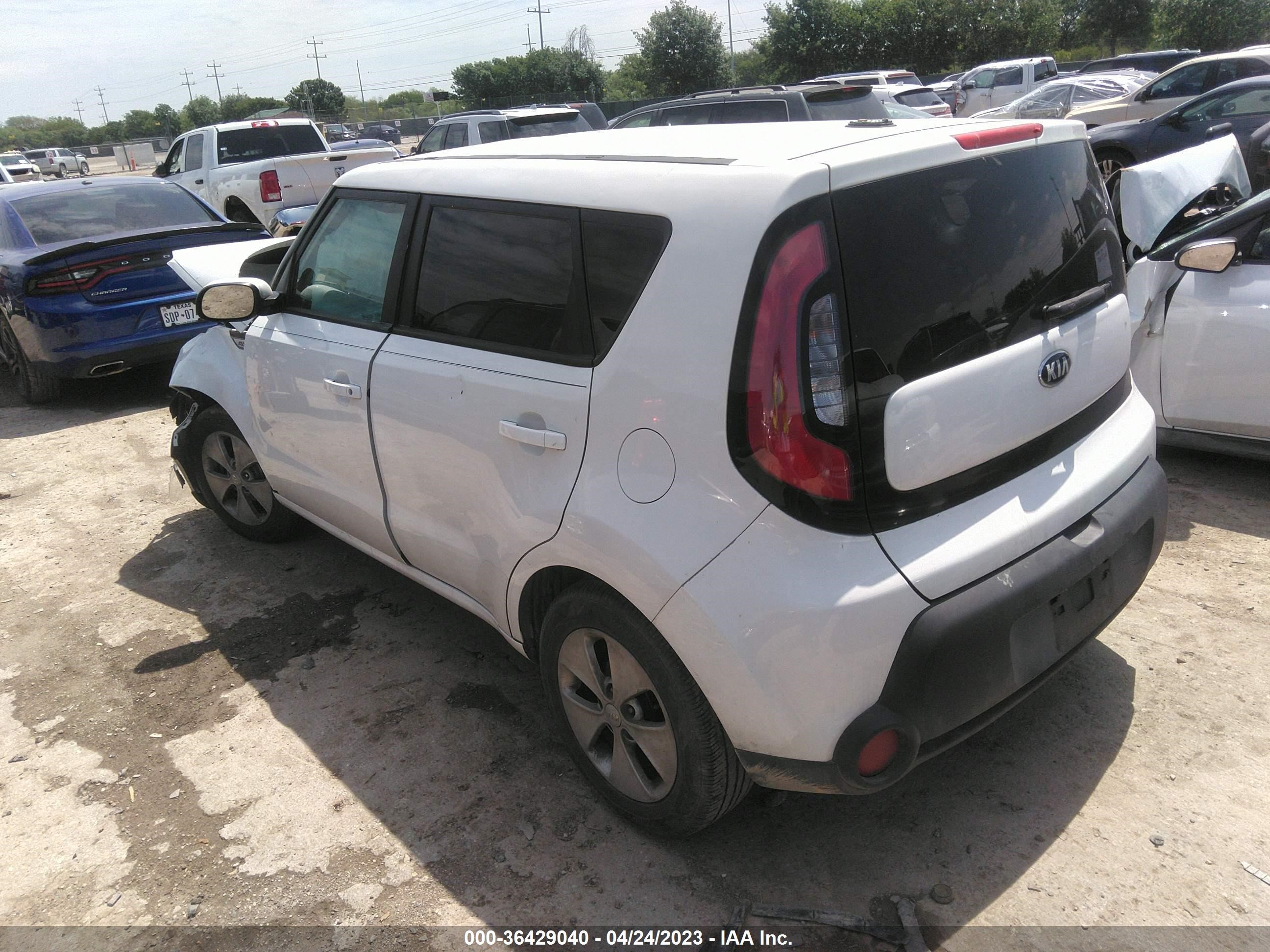 2016 Kia Soul vin: KNDJN2A23G7360995