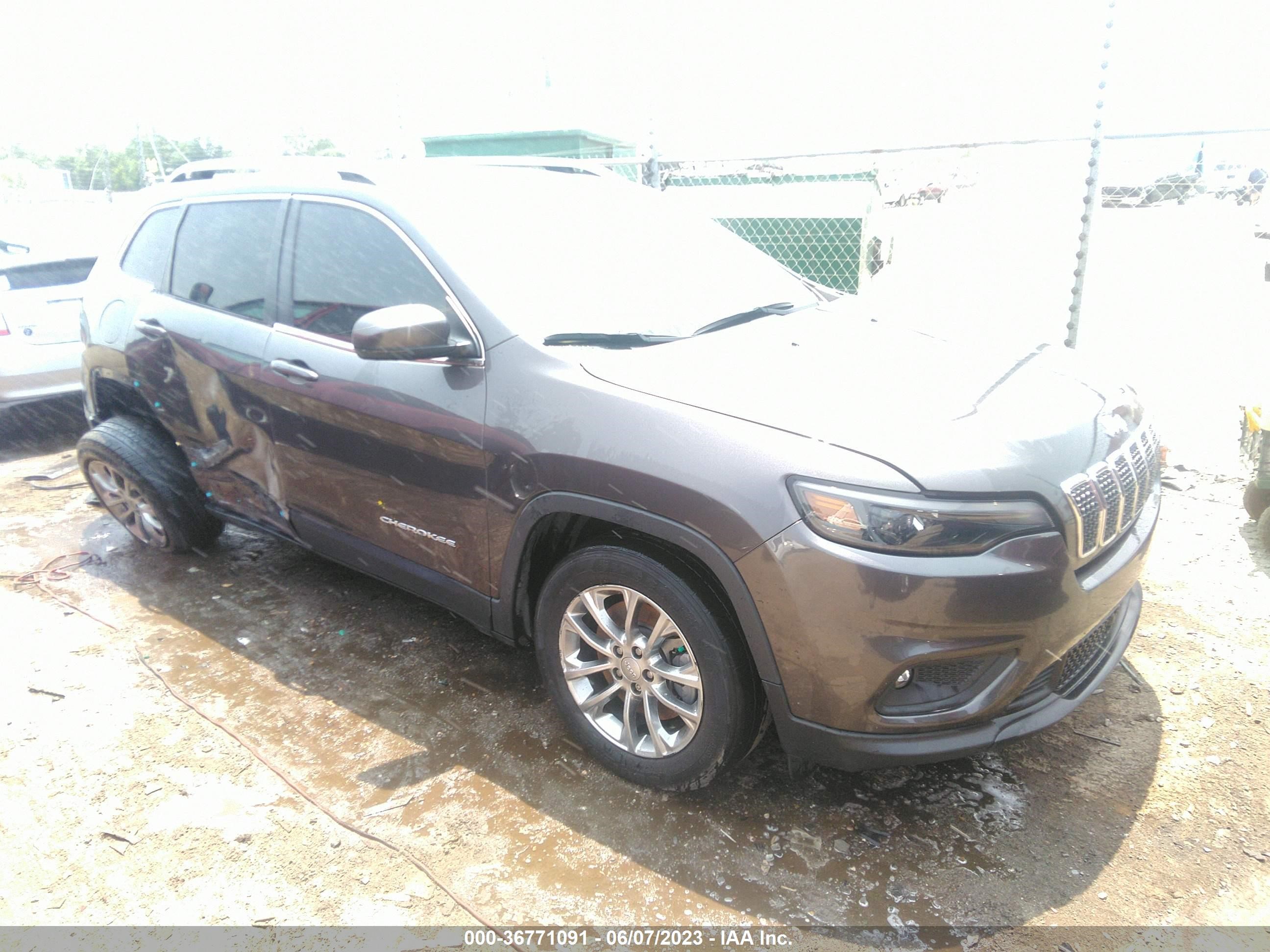 2021 Jeep Cherokee Latitude Plus Fwd vin: 1C4PJLLB9MD203526