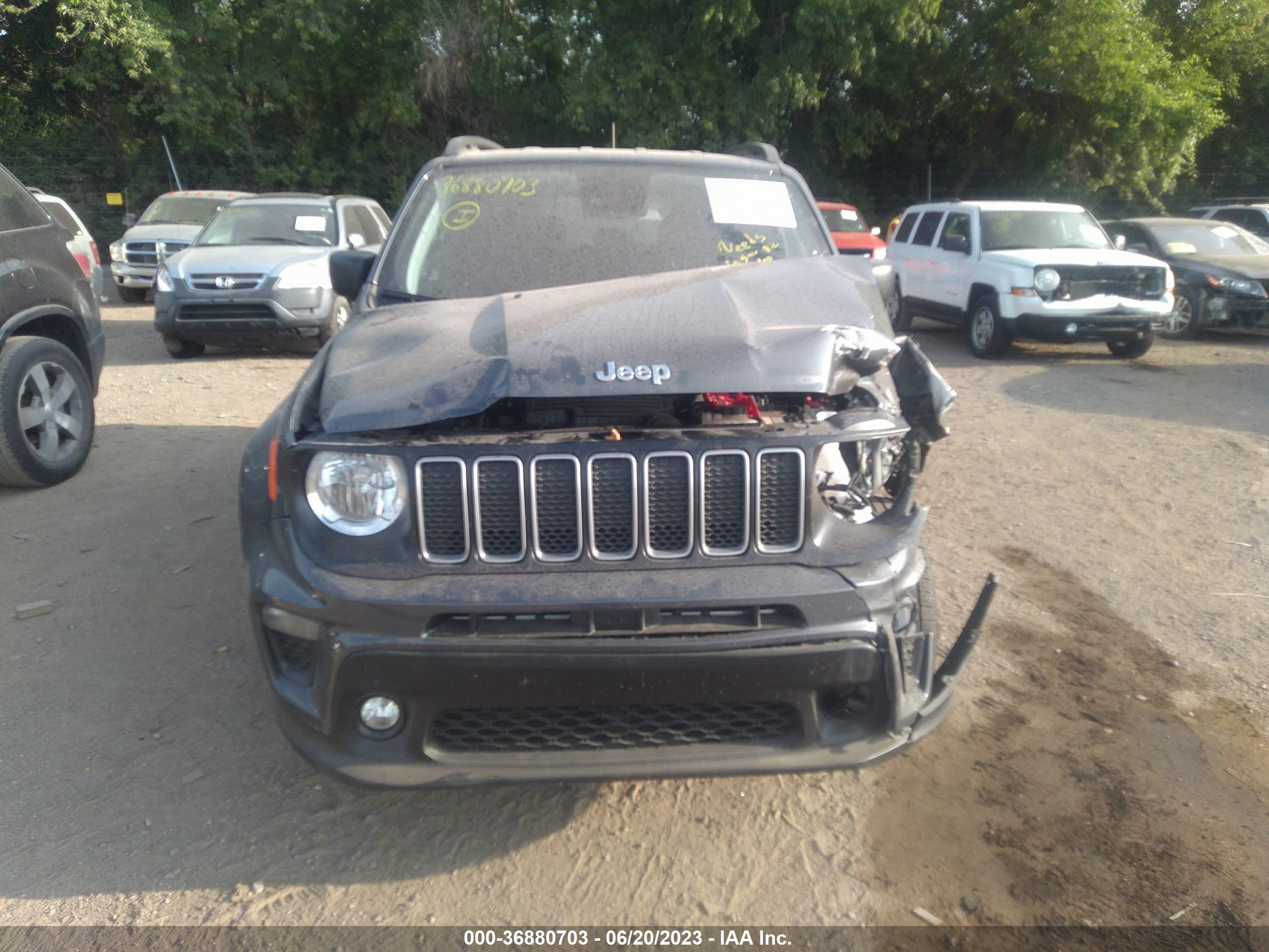 2022 Jeep Renegade Latitude vin: ZACNJDB15NPN52298