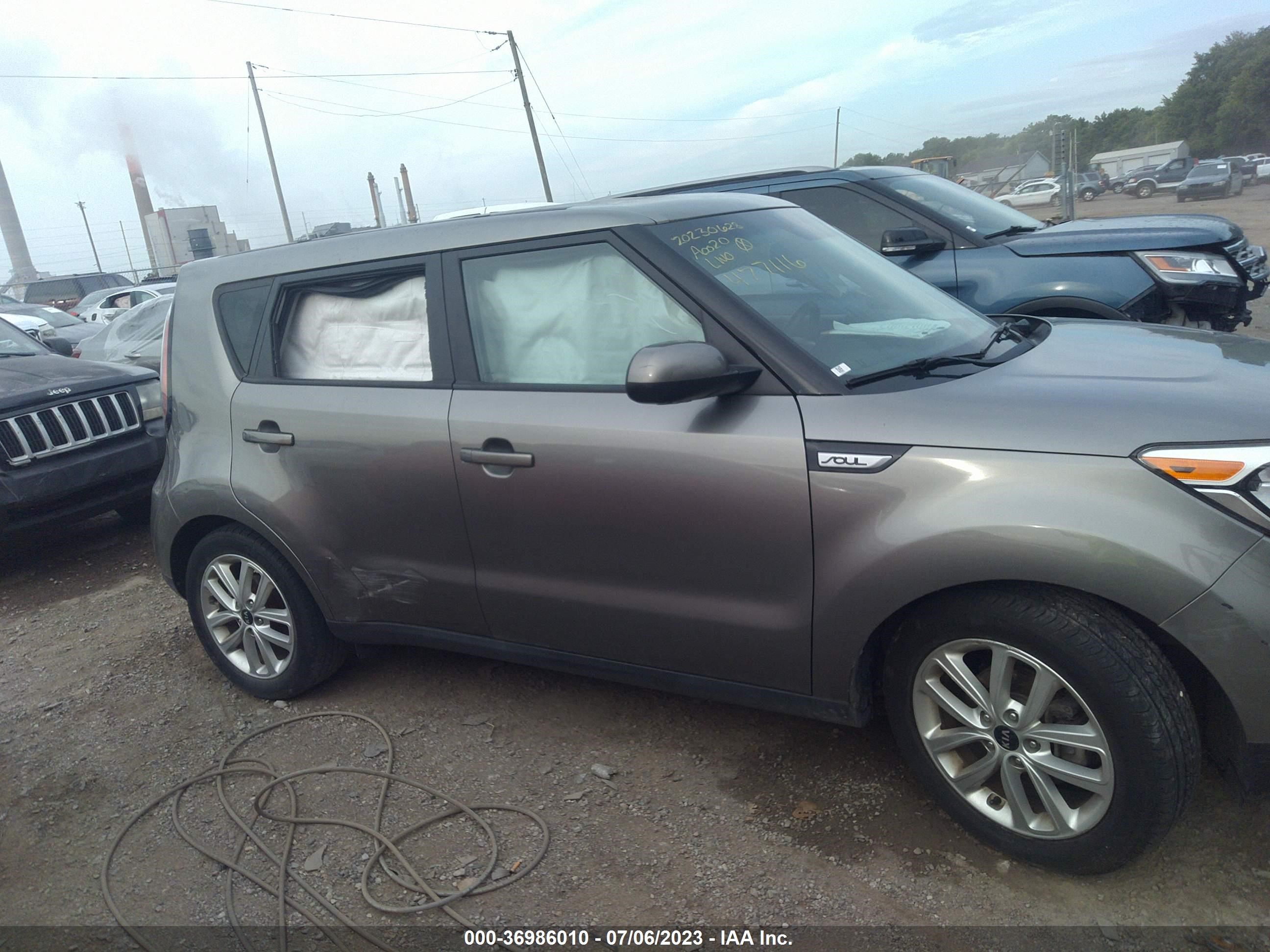 2017 Kia Soul + vin: KNDJP3A53H7477116