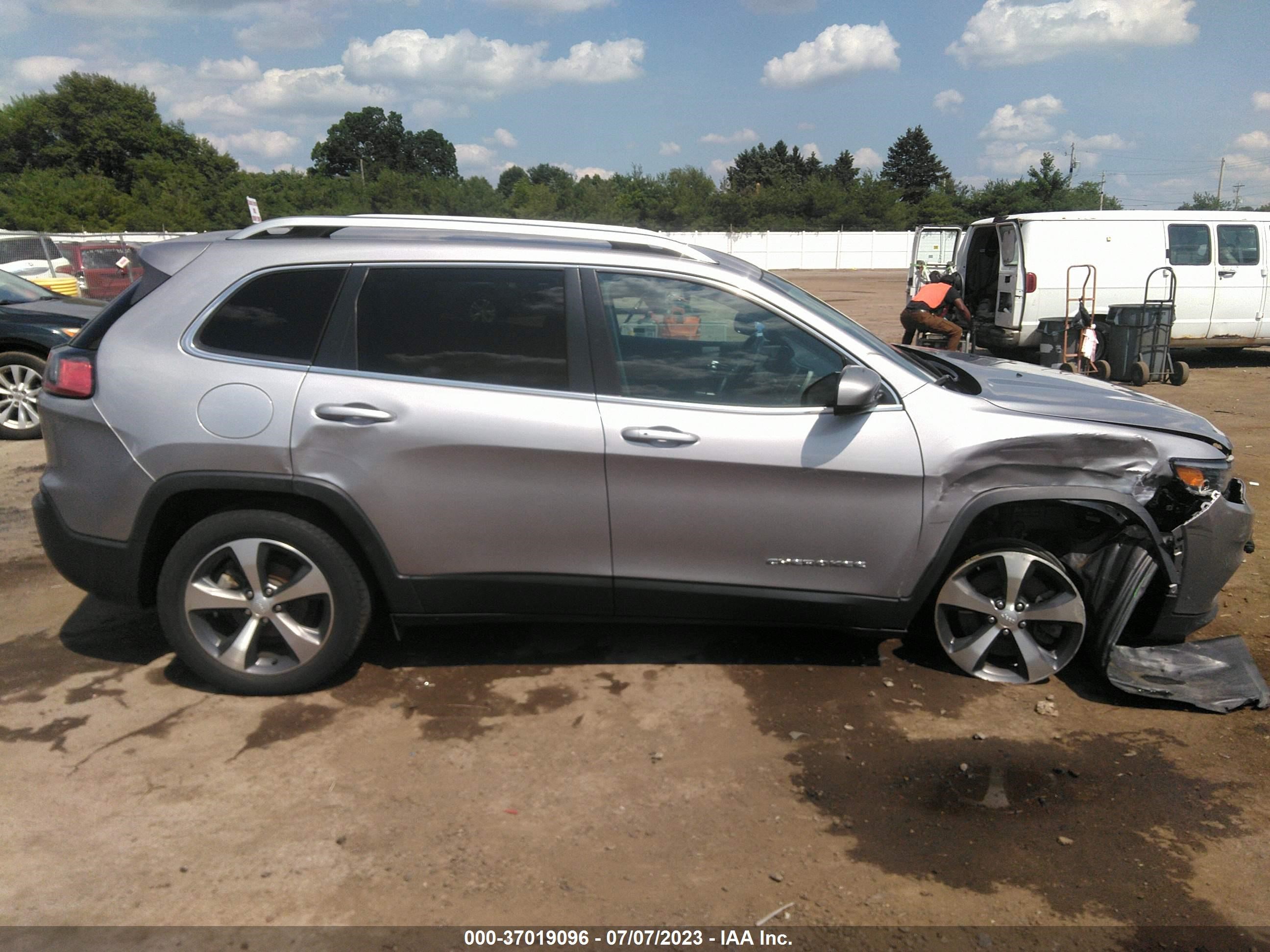 2020 Jeep Cherokee Limited Fwd vin: 1C4PJLDB7LD654385