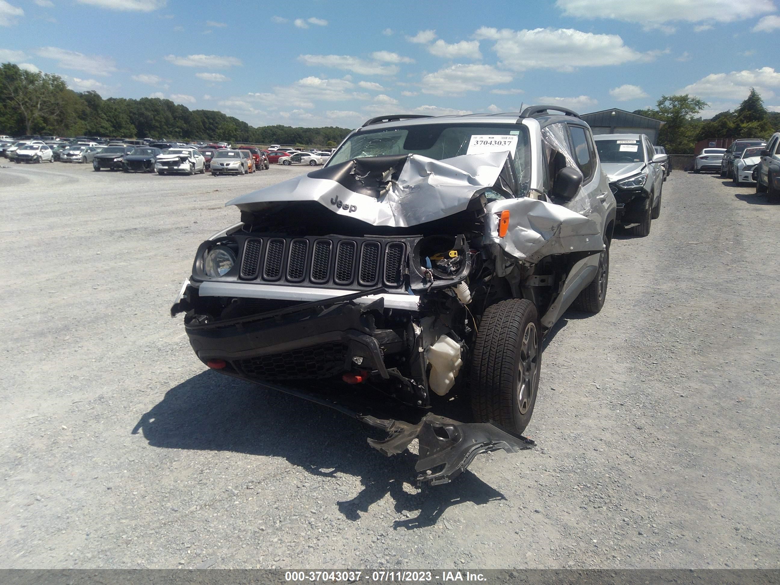 2016 Jeep Renegade Trailhawk vin: ZACCJBCT9GPD98972