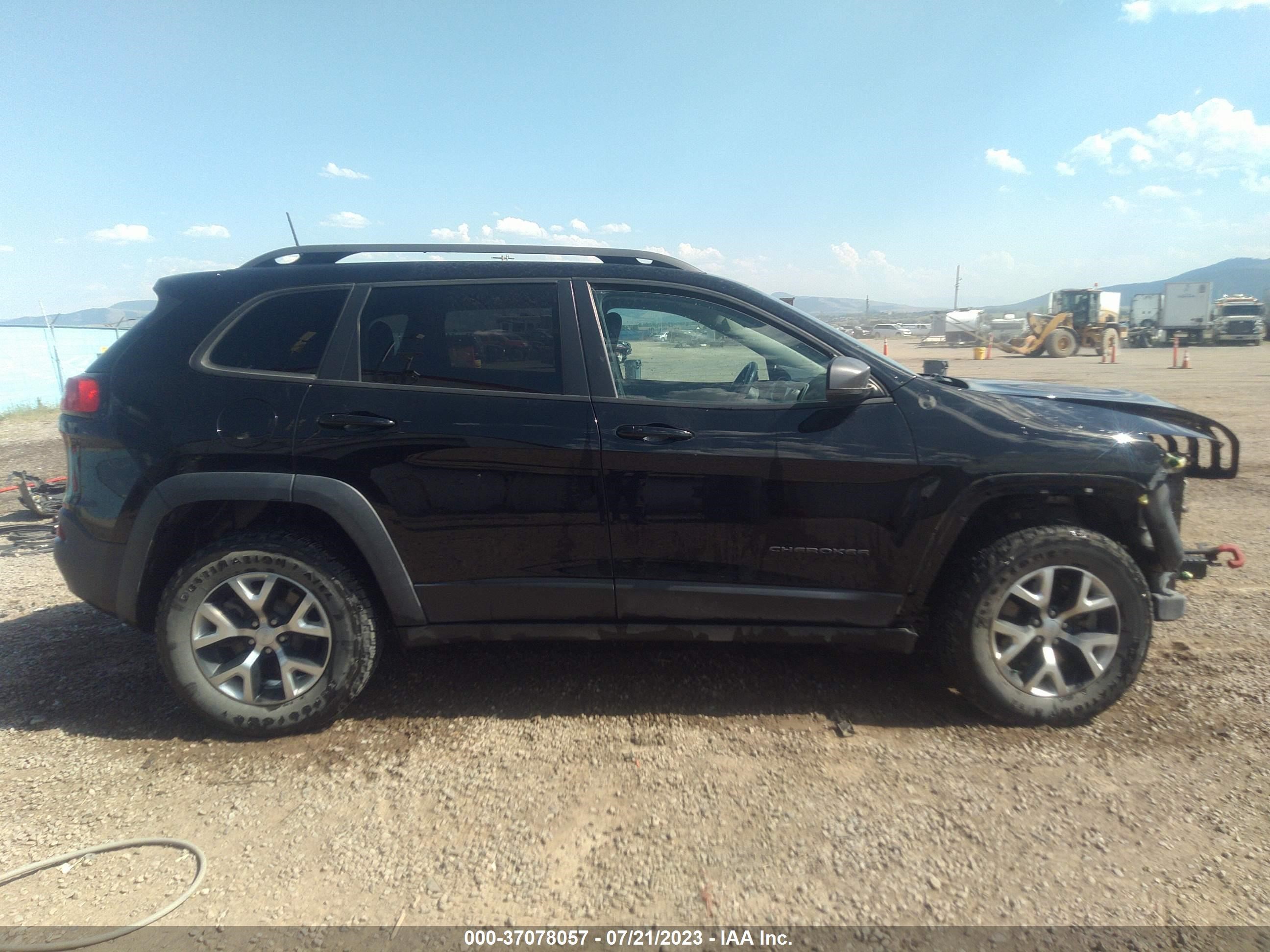 2018 Jeep Cherokee Trailhawk 4X4 vin: 1C4PJMBXXJD575584