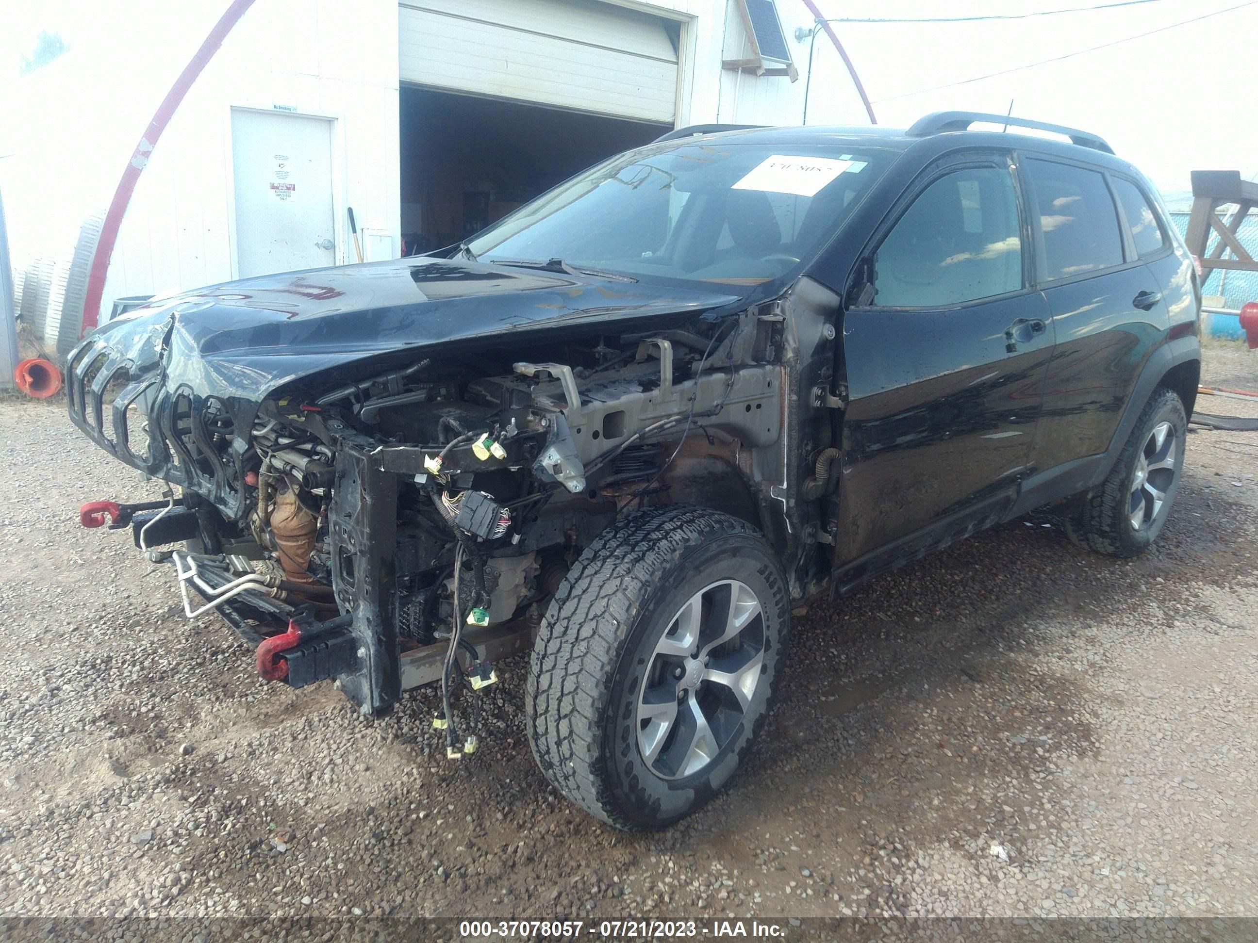 2018 Jeep Cherokee Trailhawk 4X4 vin: 1C4PJMBXXJD575584