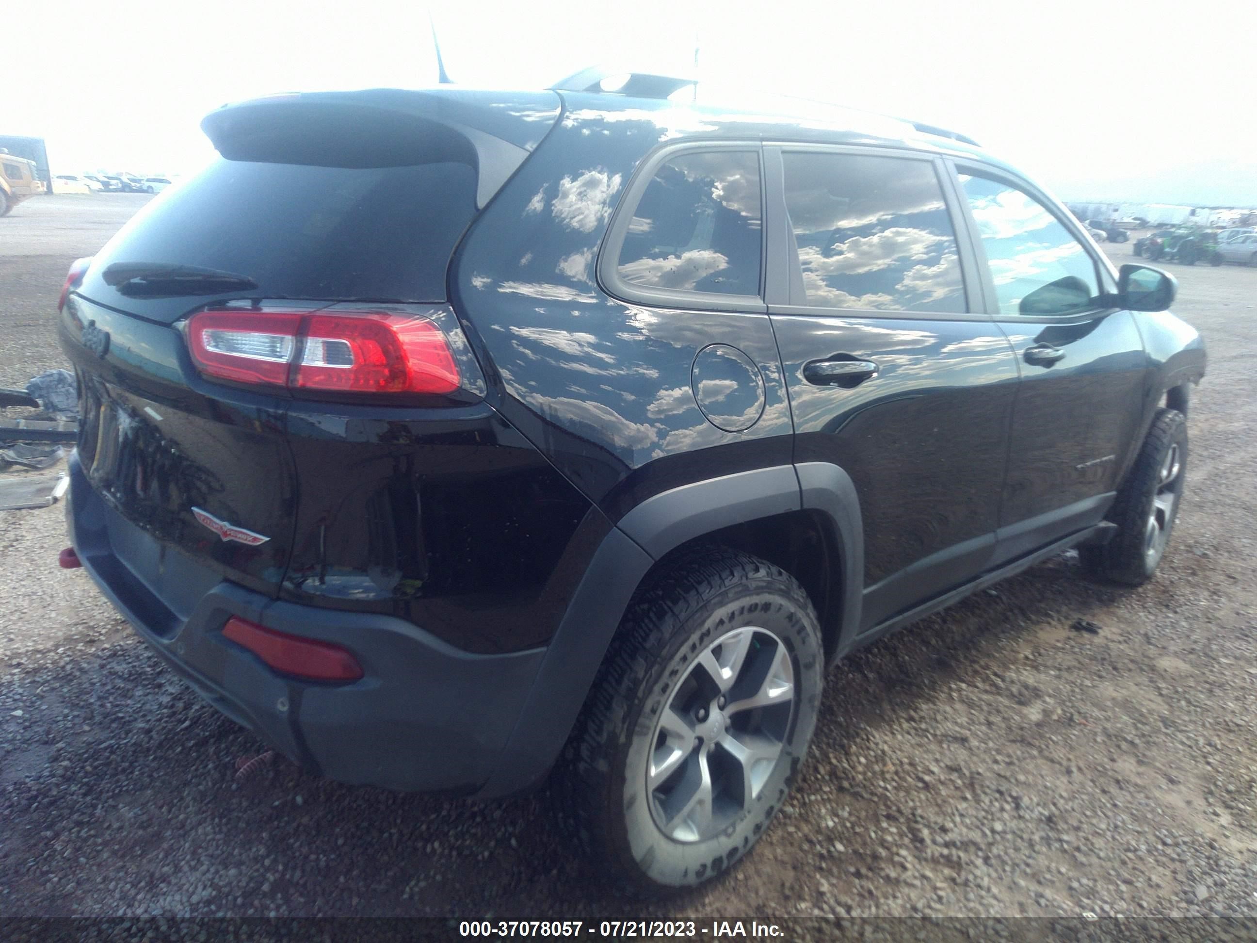 2018 Jeep Cherokee Trailhawk 4X4 vin: 1C4PJMBXXJD575584