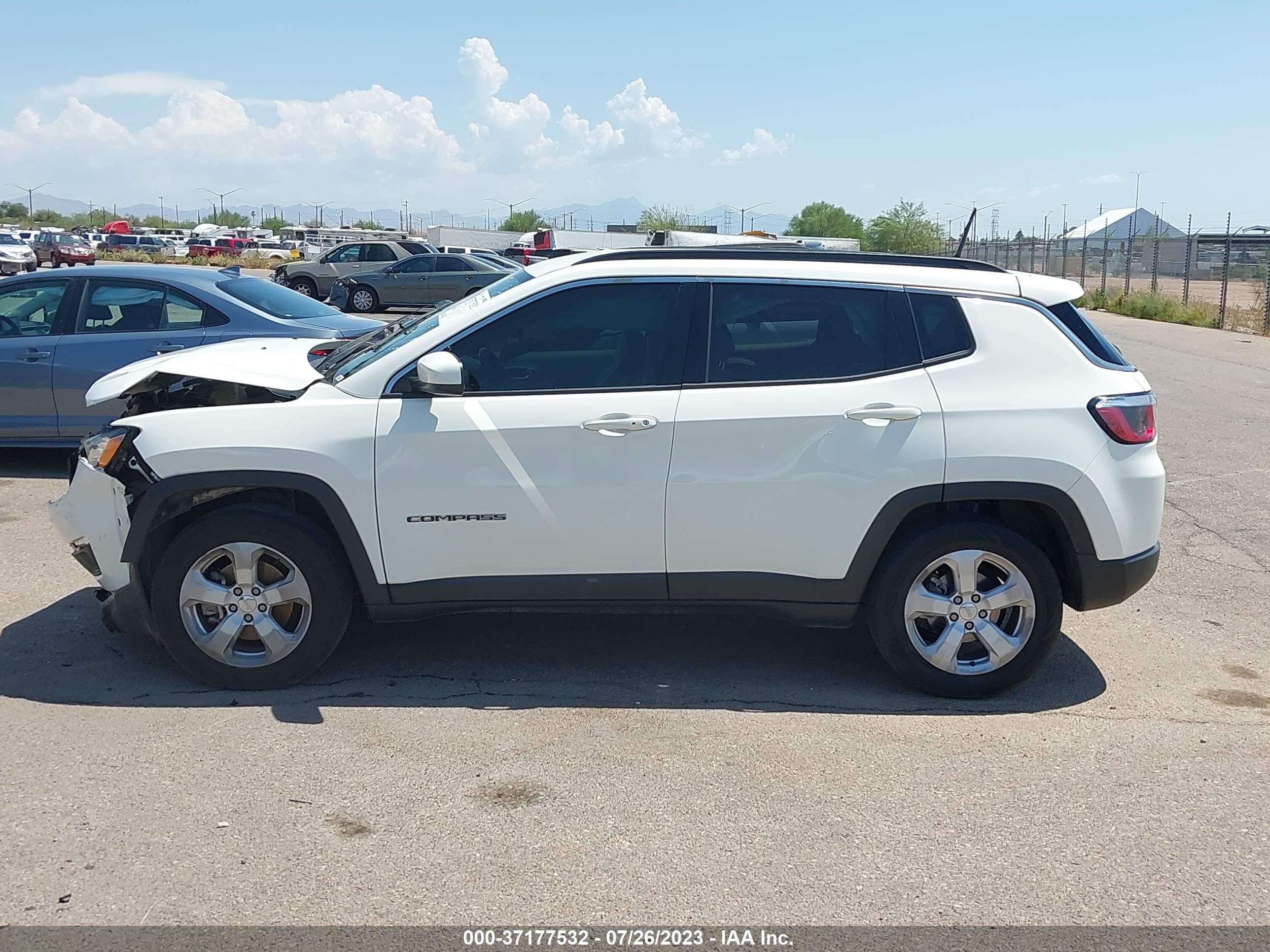 2018 Jeep Compass Latitude Fwd vin: 3C4NJCBB8JT212801