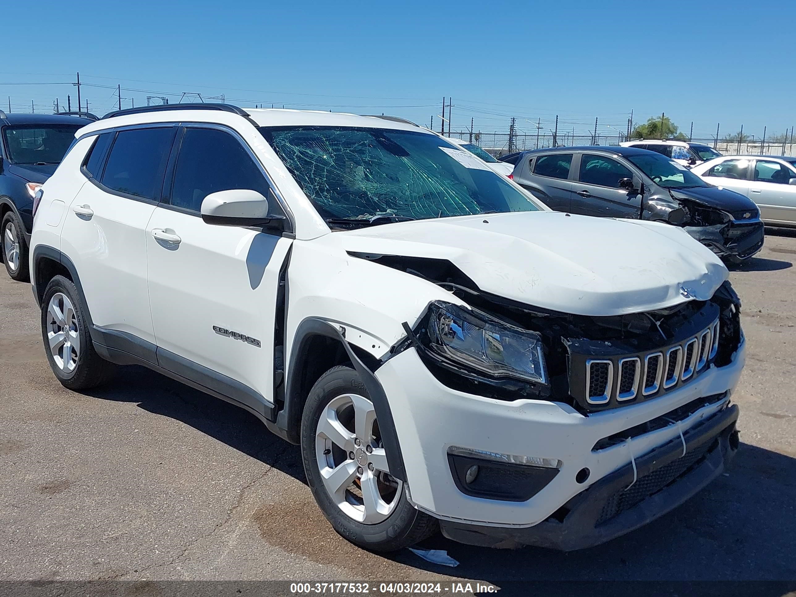 2018 Jeep Compass Latitude Fwd vin: 3C4NJCBB8JT212801