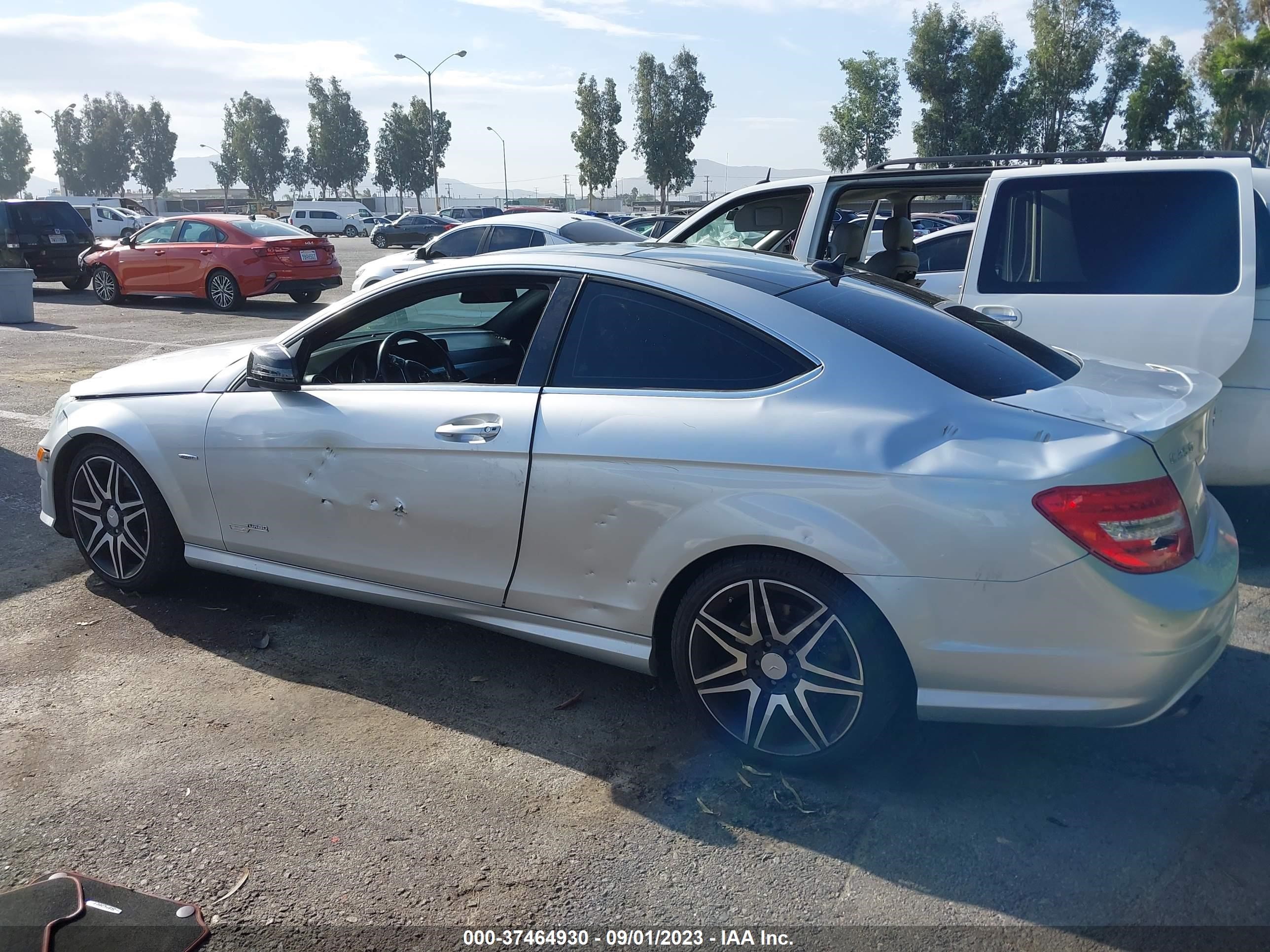 2013 Mercedes-Benz C 250 vin: WDDGJ4HB6DG039736