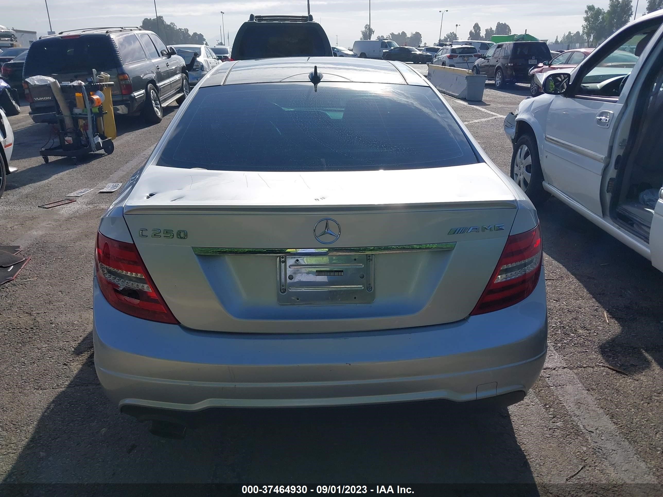 2013 Mercedes-Benz C 250 vin: WDDGJ4HB6DG039736