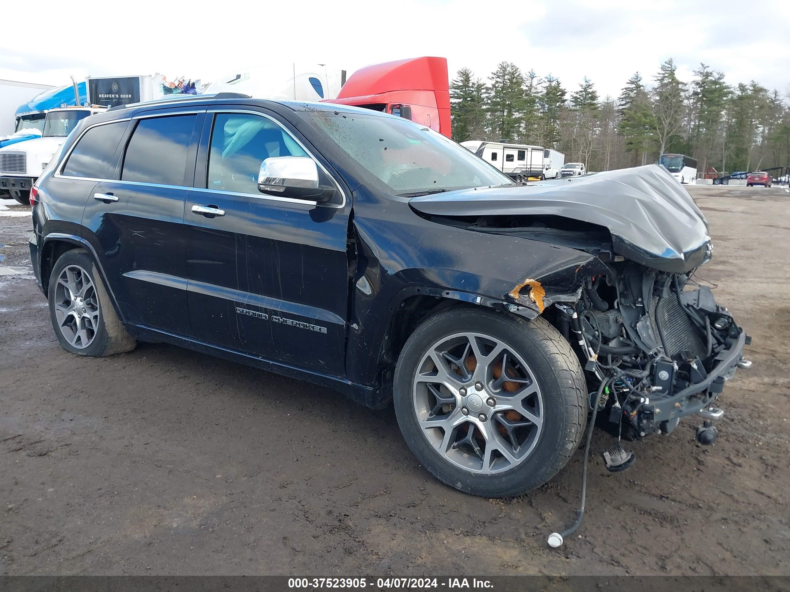 2019 Jeep Grand Cherokee Overland 4X4 vin: 1C4RJFCG2KC558501