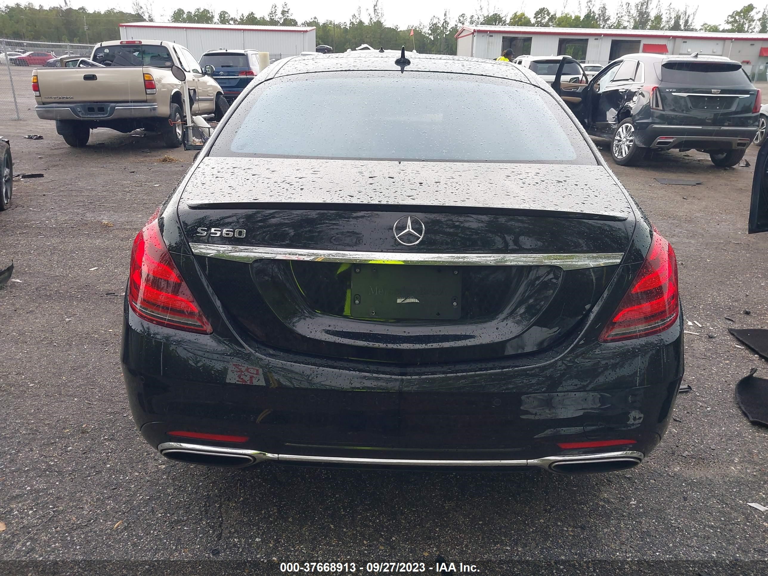 2019 Mercedes-Benz S-Class S 560 vin: WDDUG8DB2KA443079