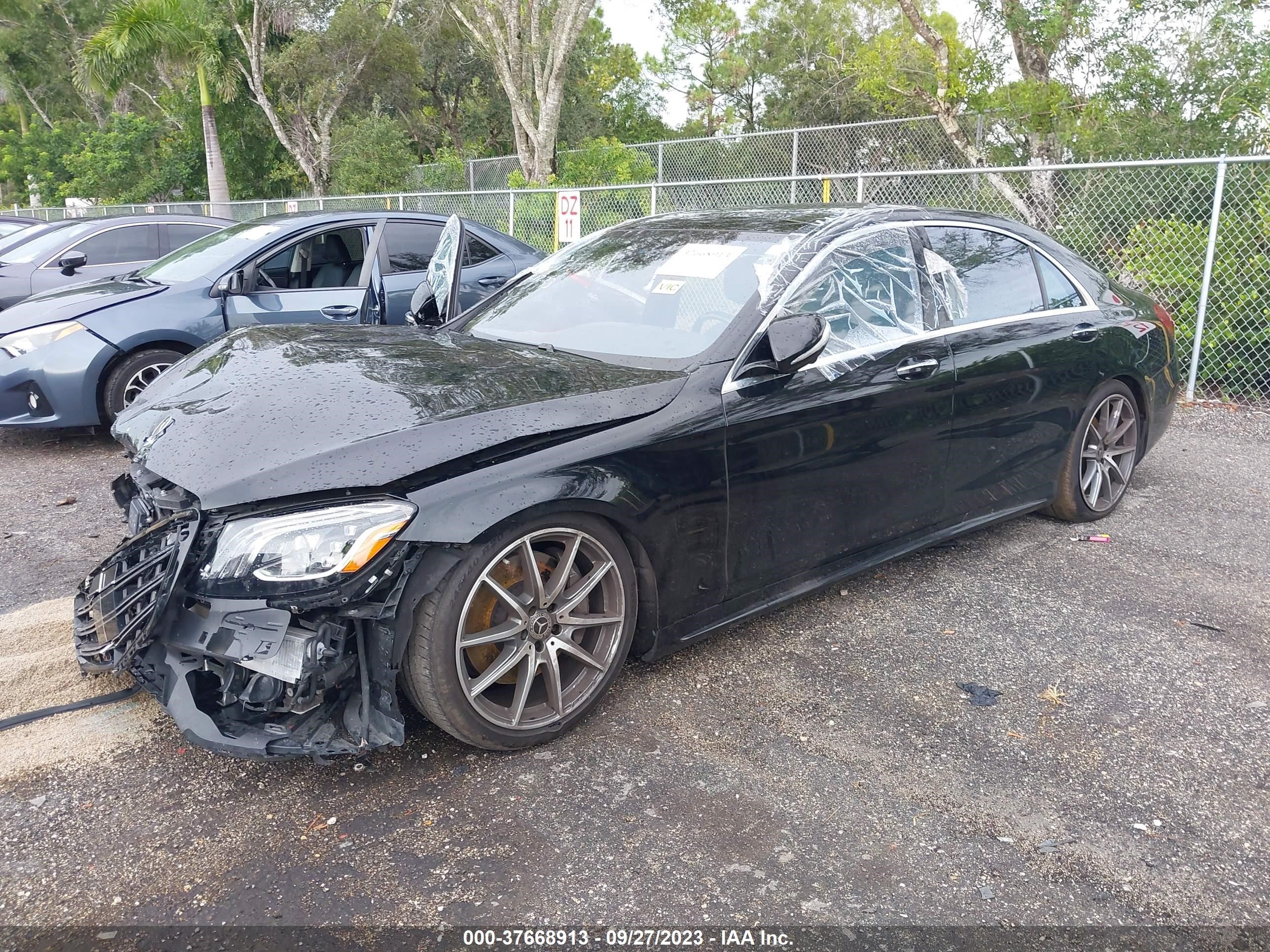 2019 Mercedes-Benz S-Class S 560 vin: WDDUG8DB2KA443079