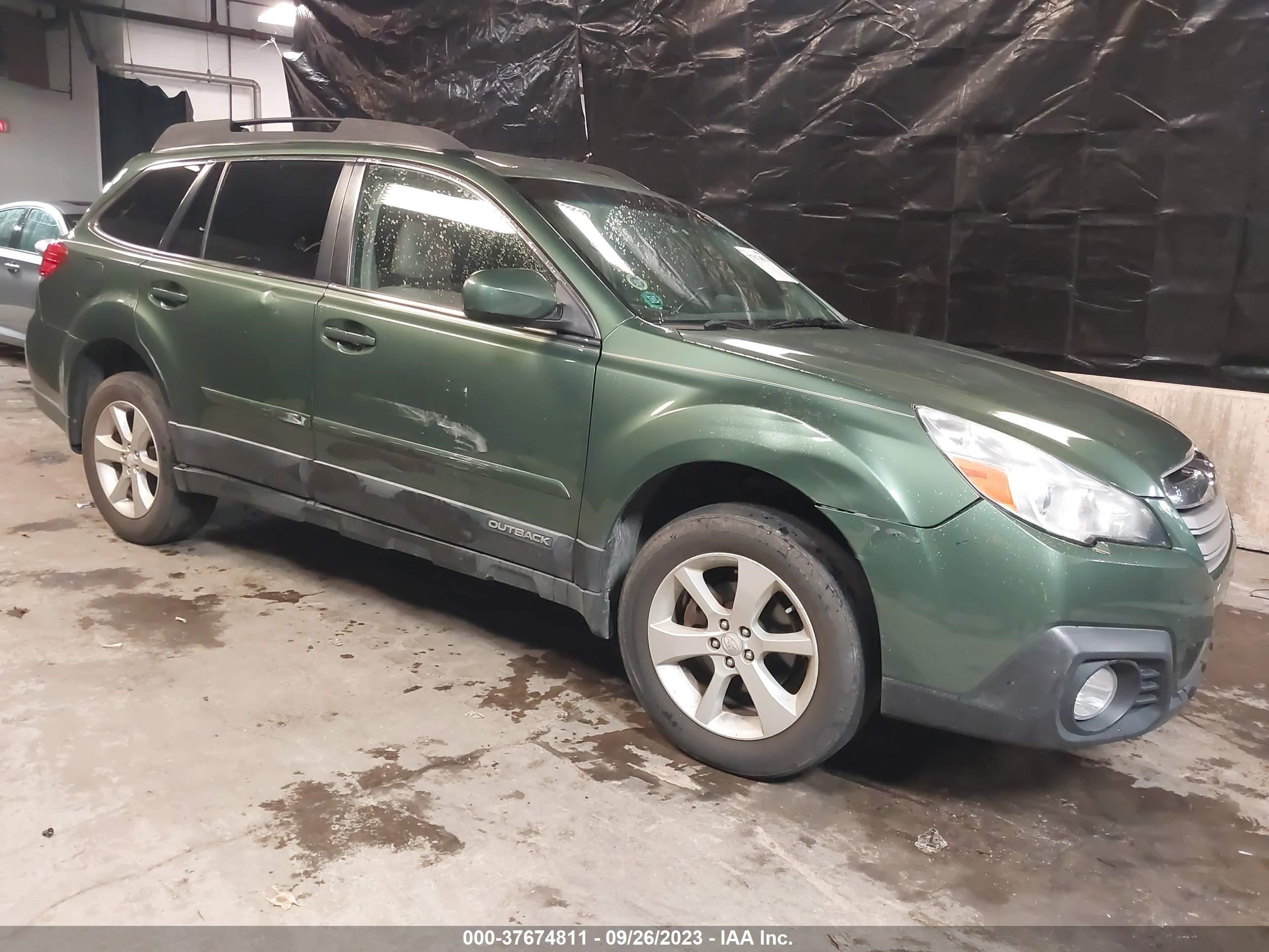 2014 Subaru Outback 2.5I Premium vin: 4S4BRBCC9E3255022