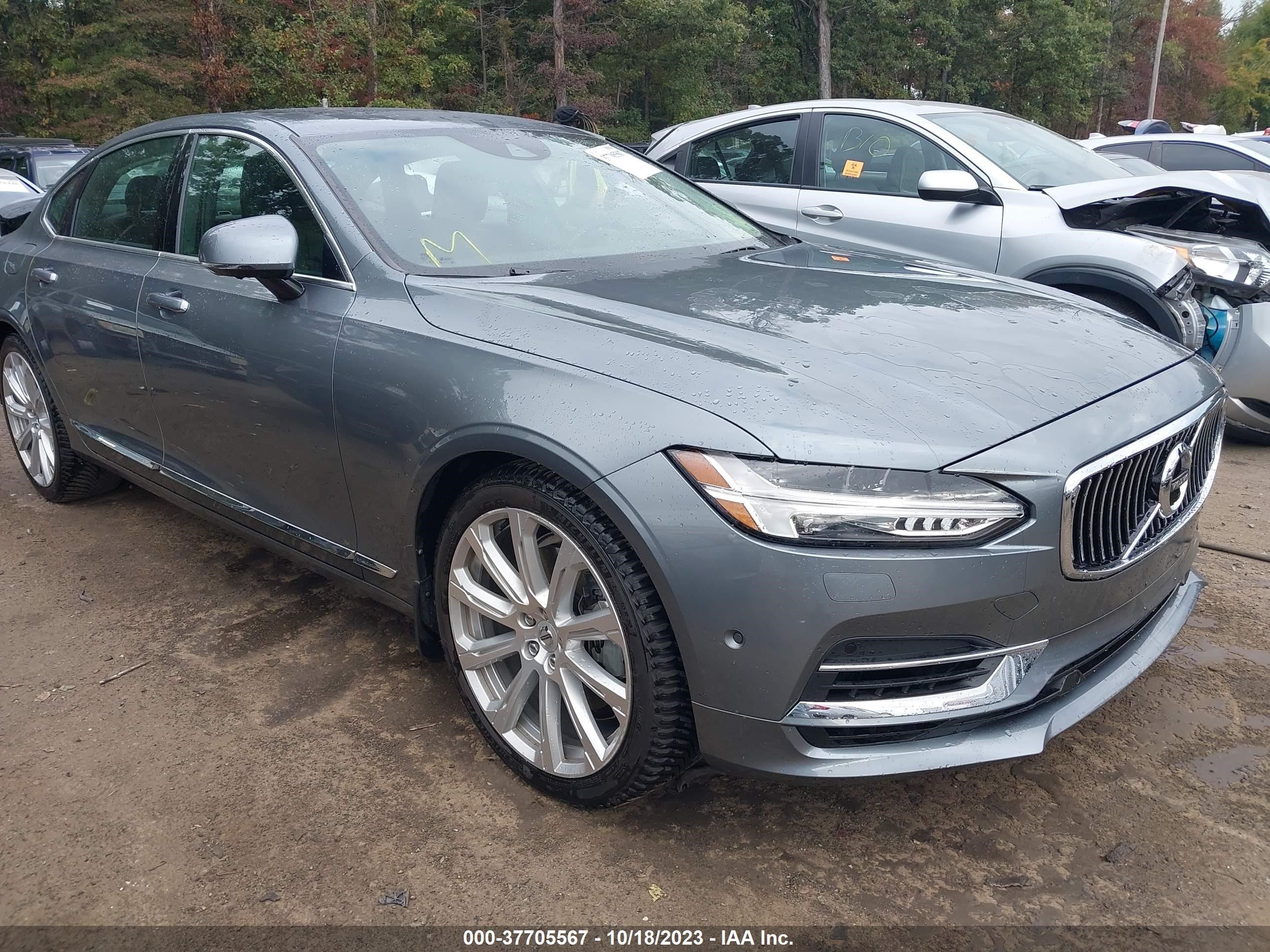 2018 Volvo S90 Hybrid T8 Inscription vin: LVYBR0AL8JP047012