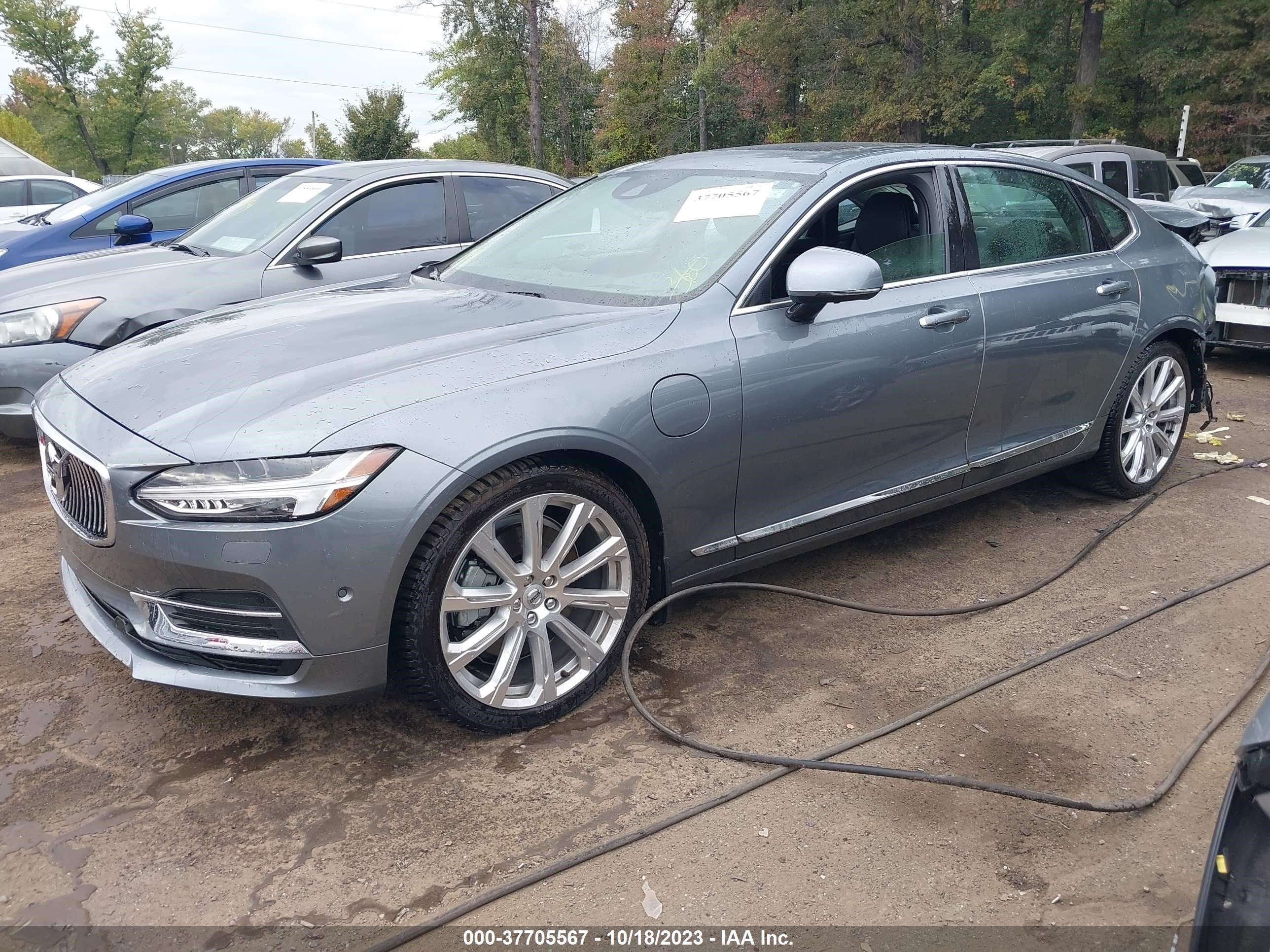 2018 Volvo S90 Hybrid T8 Inscription vin: LVYBR0AL8JP047012