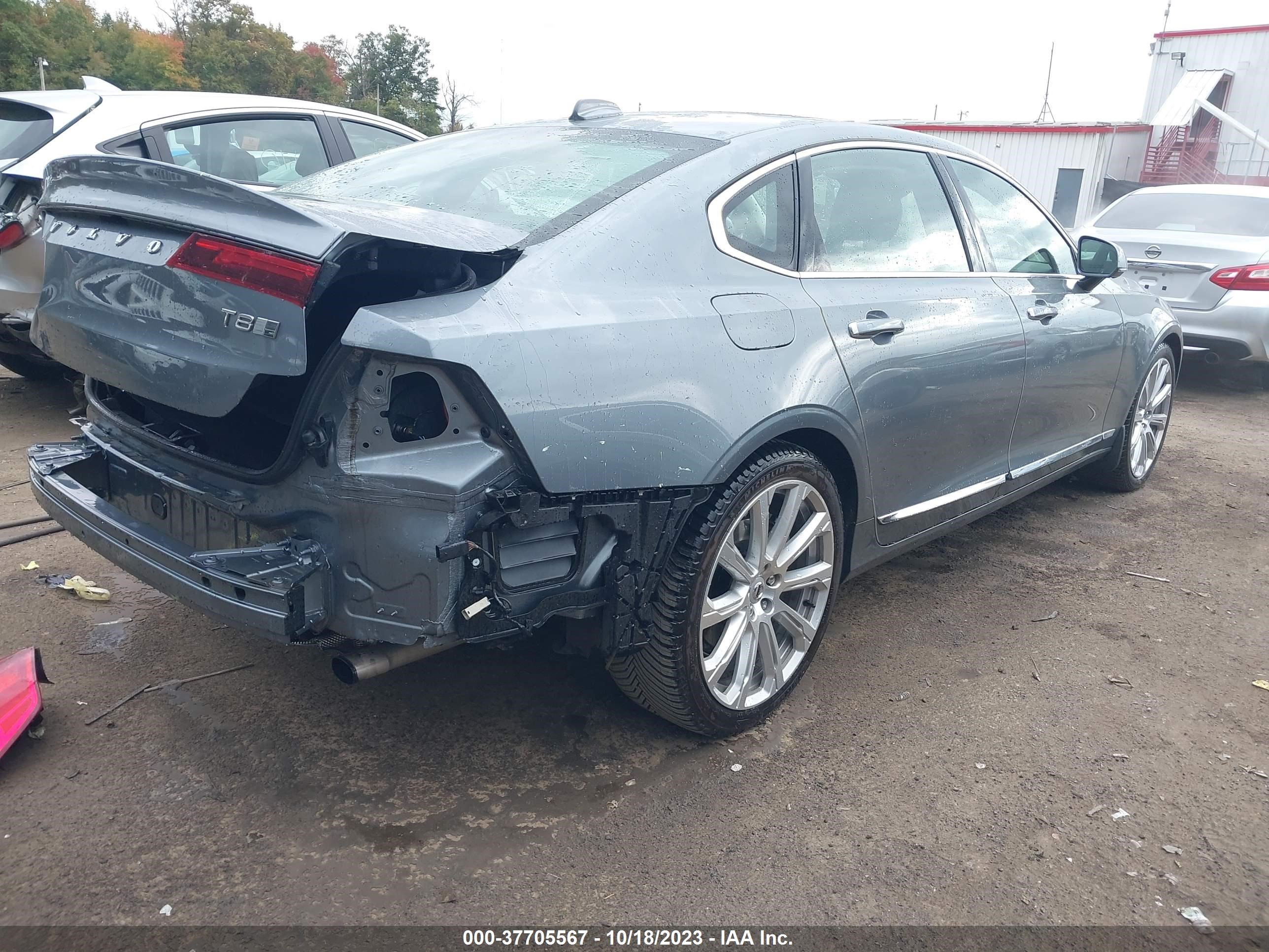 2018 Volvo S90 Hybrid T8 Inscription vin: LVYBR0AL8JP047012