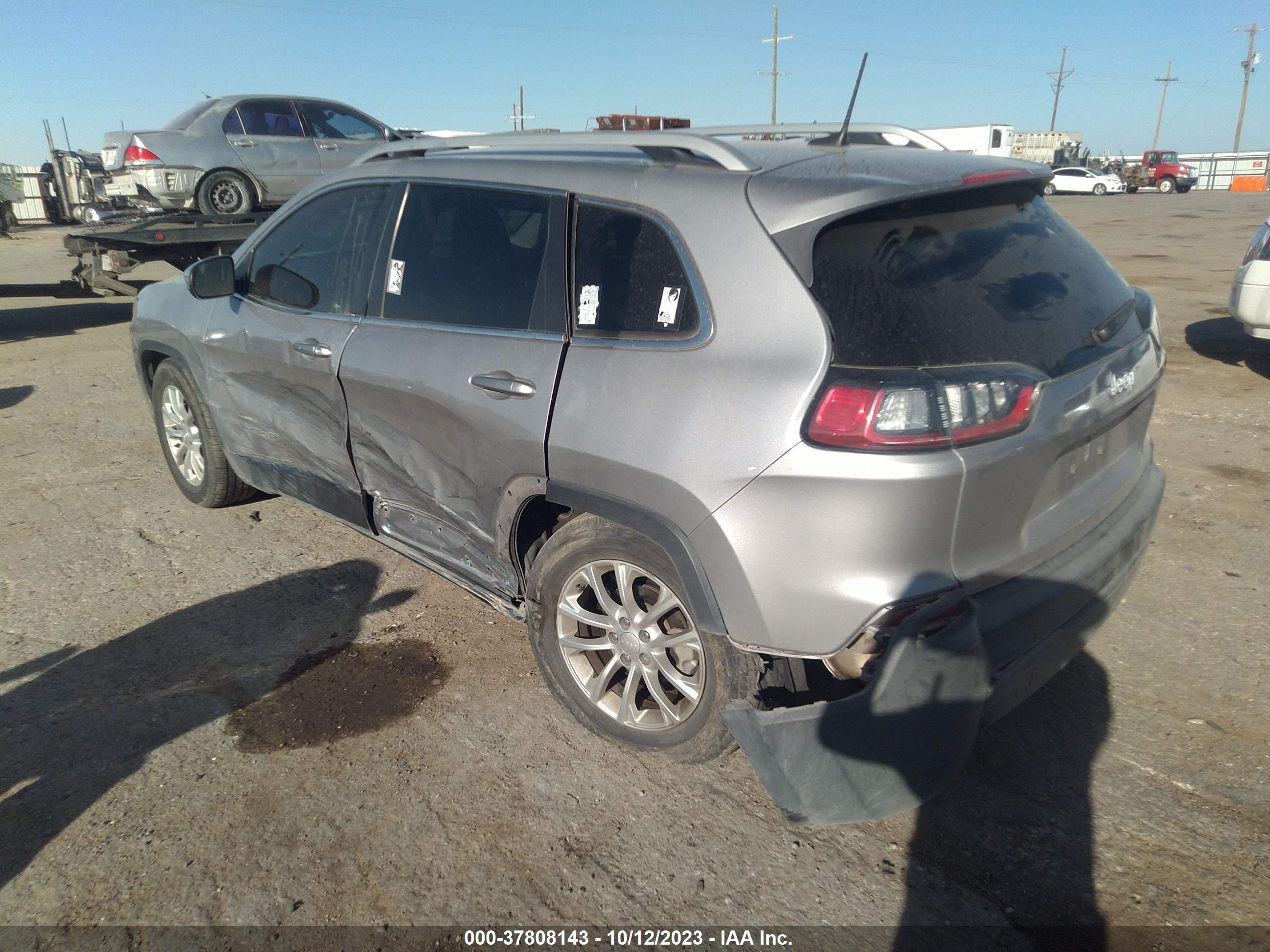 2019 Jeep Cherokee Latitude Fwd vin: 1C4PJLCB9KD377495