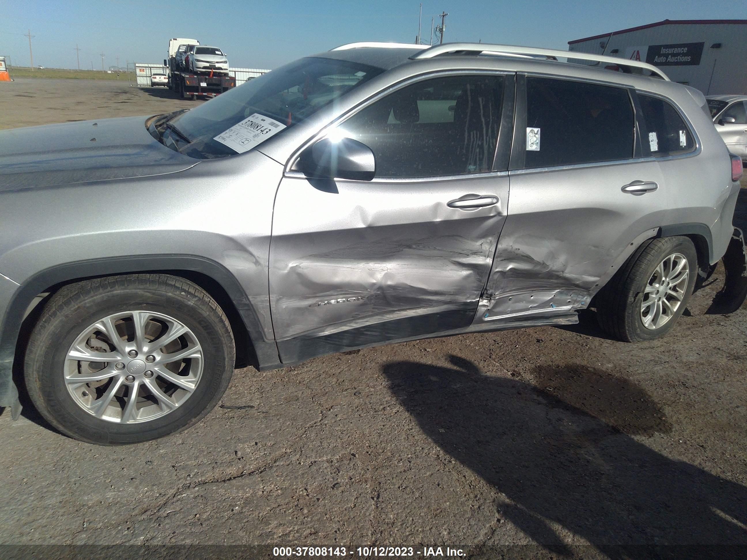 2019 Jeep Cherokee Latitude Fwd vin: 1C4PJLCB9KD377495