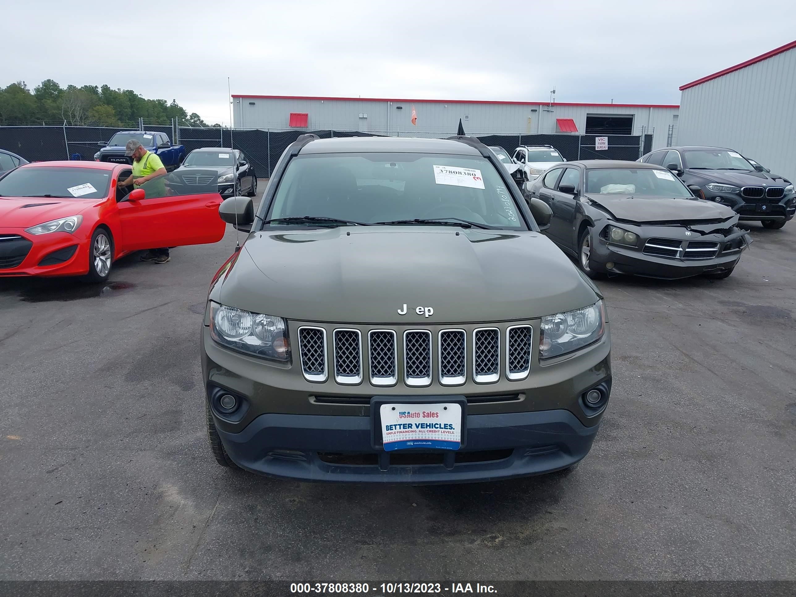 2015 Jeep Compass Latitude vin: 1C4NJCEB9FD400350