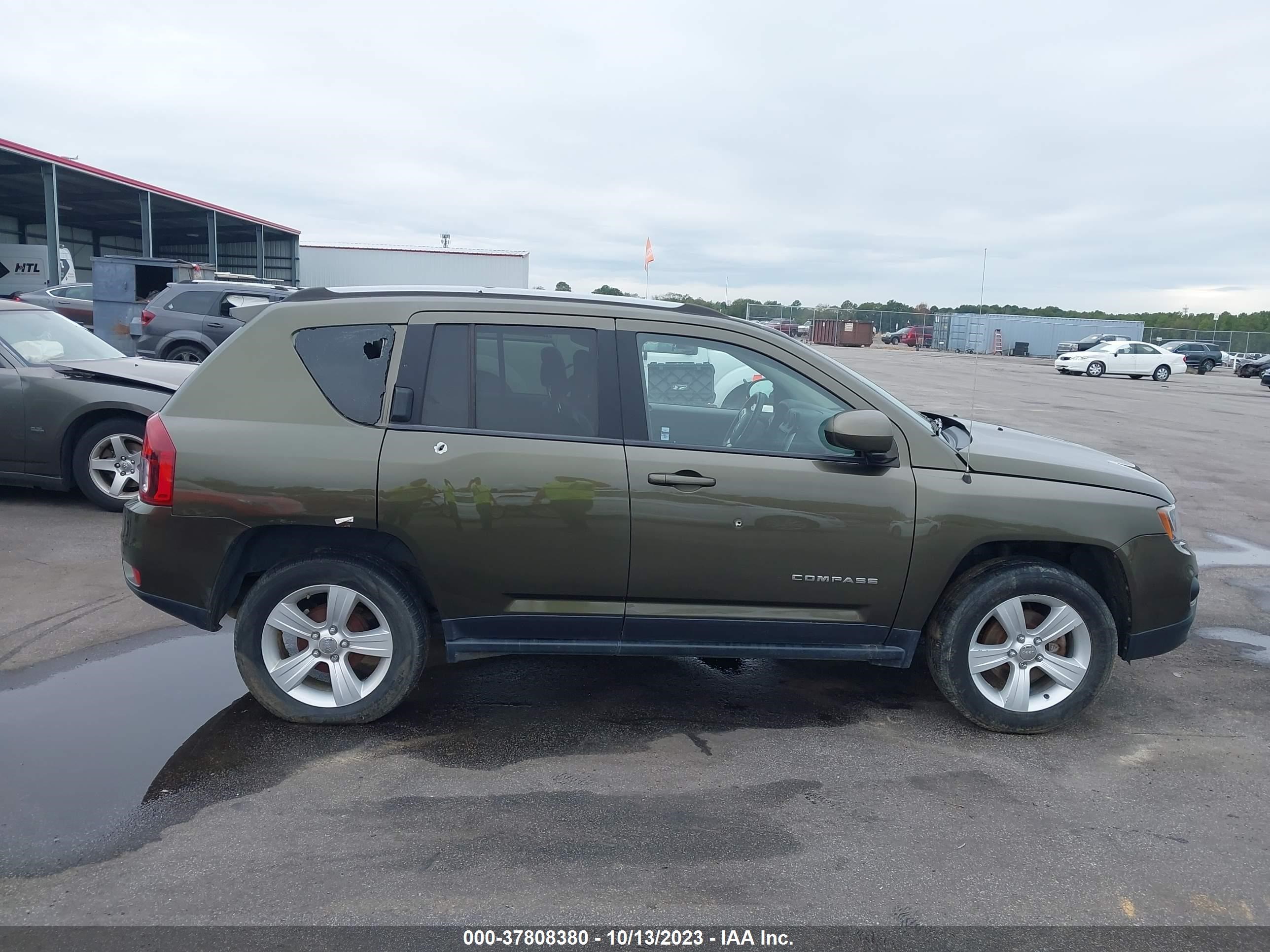 2015 Jeep Compass Latitude vin: 1C4NJCEB9FD400350