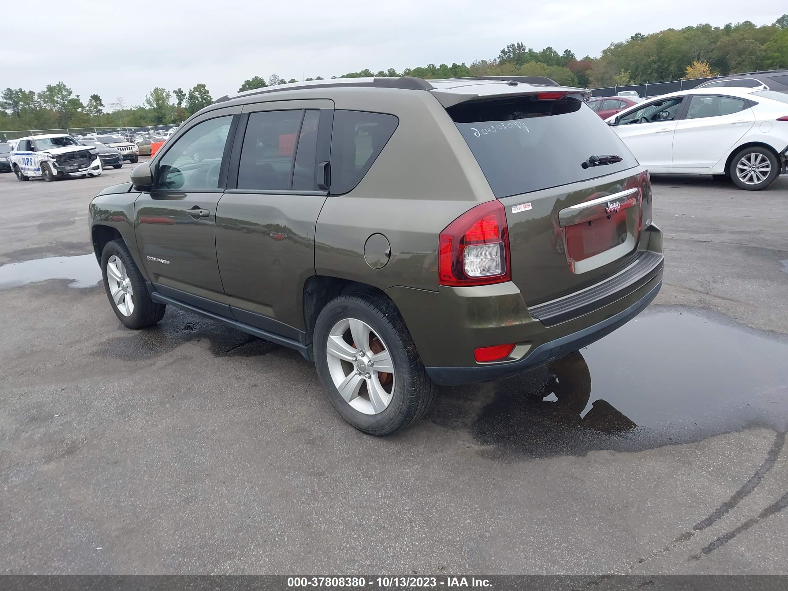 2015 Jeep Compass Latitude vin: 1C4NJCEB9FD400350