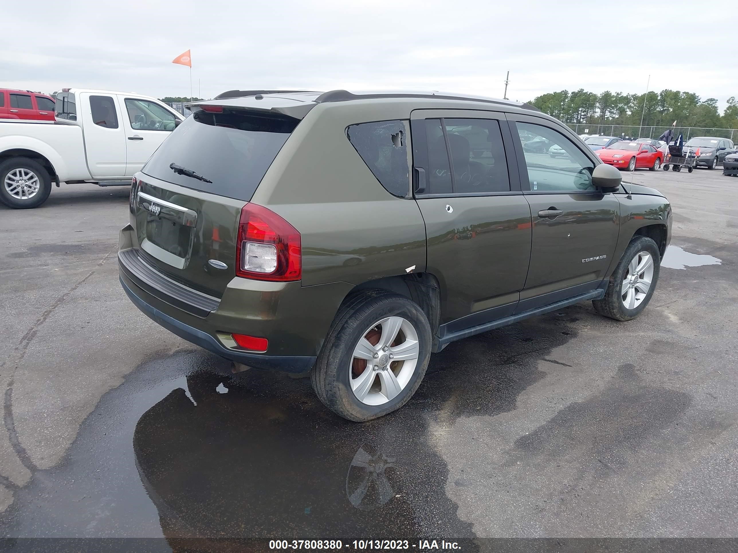 2015 Jeep Compass Latitude vin: 1C4NJCEB9FD400350