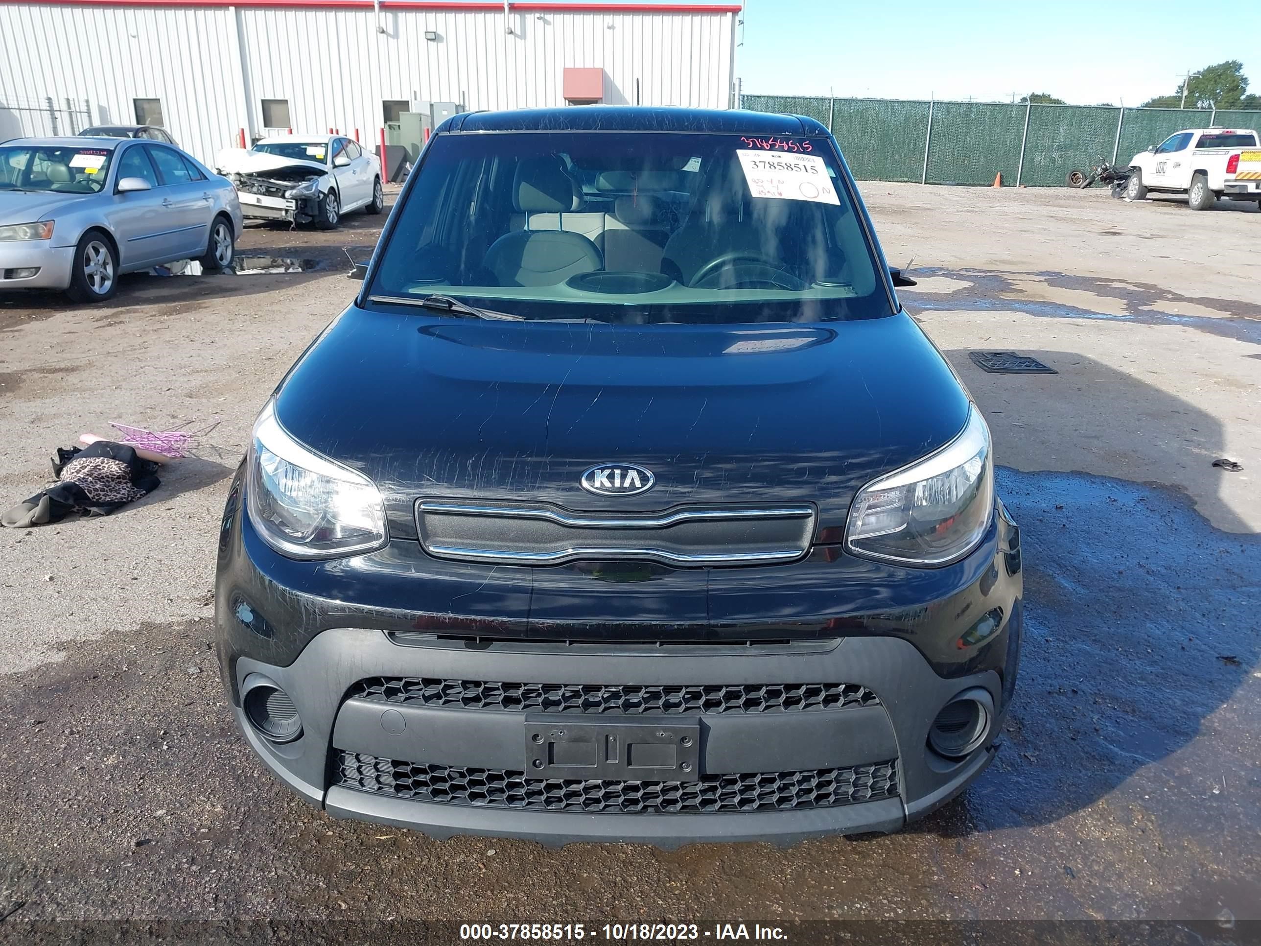 2018 Kia Soul vin: KNDJN2A22J7893704