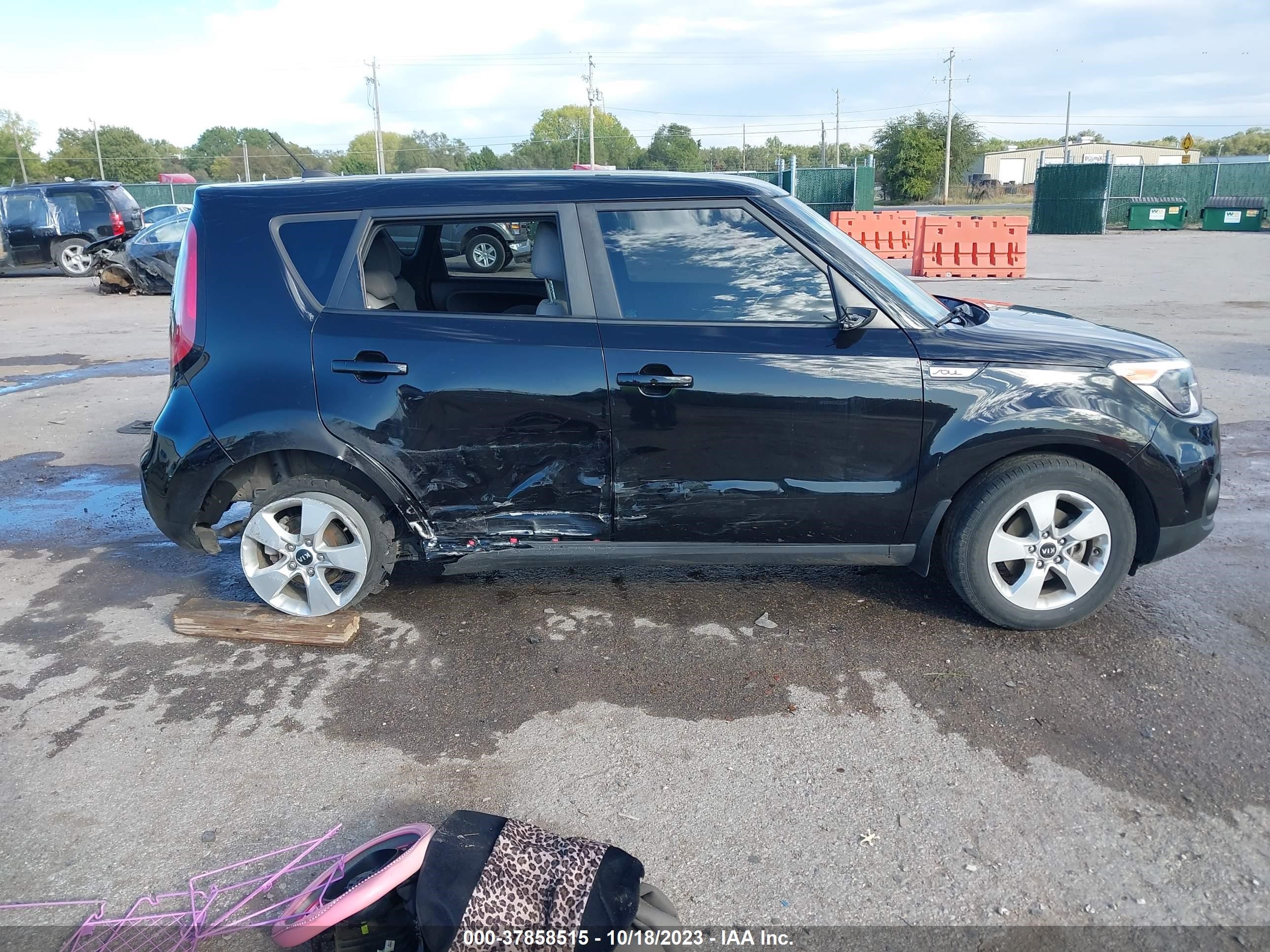 2018 Kia Soul vin: KNDJN2A22J7893704