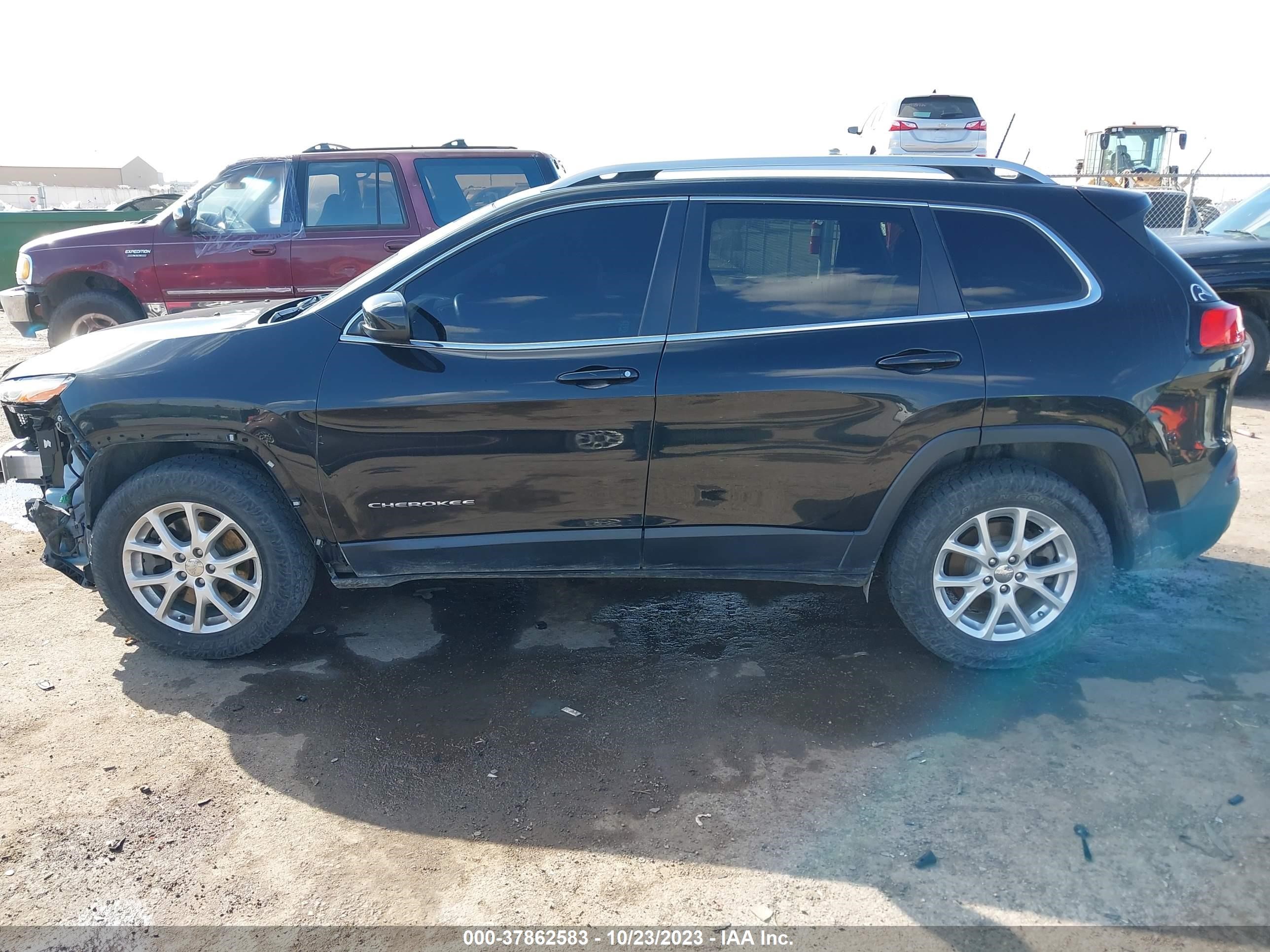 2016 Jeep Cherokee Latitude vin: 1C4PJMCS8GW262369