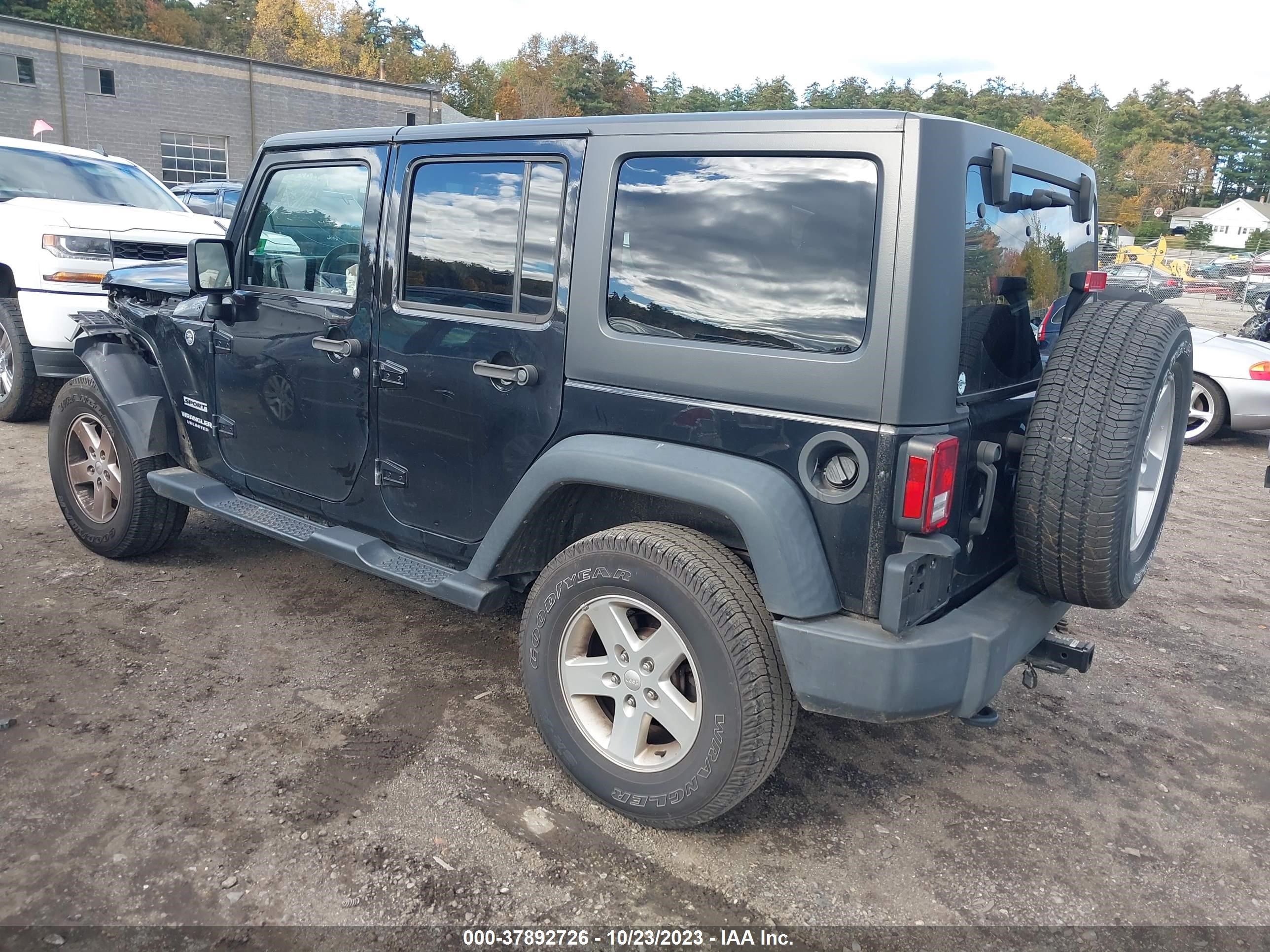 2015 Jeep Wrangler Unlimited Sport vin: 1C4BJWDG7FL675898