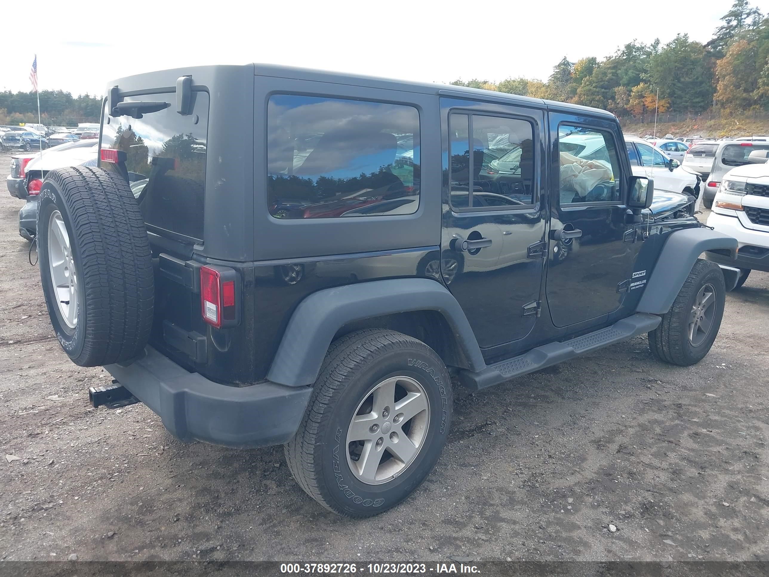 2015 Jeep Wrangler Unlimited Sport vin: 1C4BJWDG7FL675898