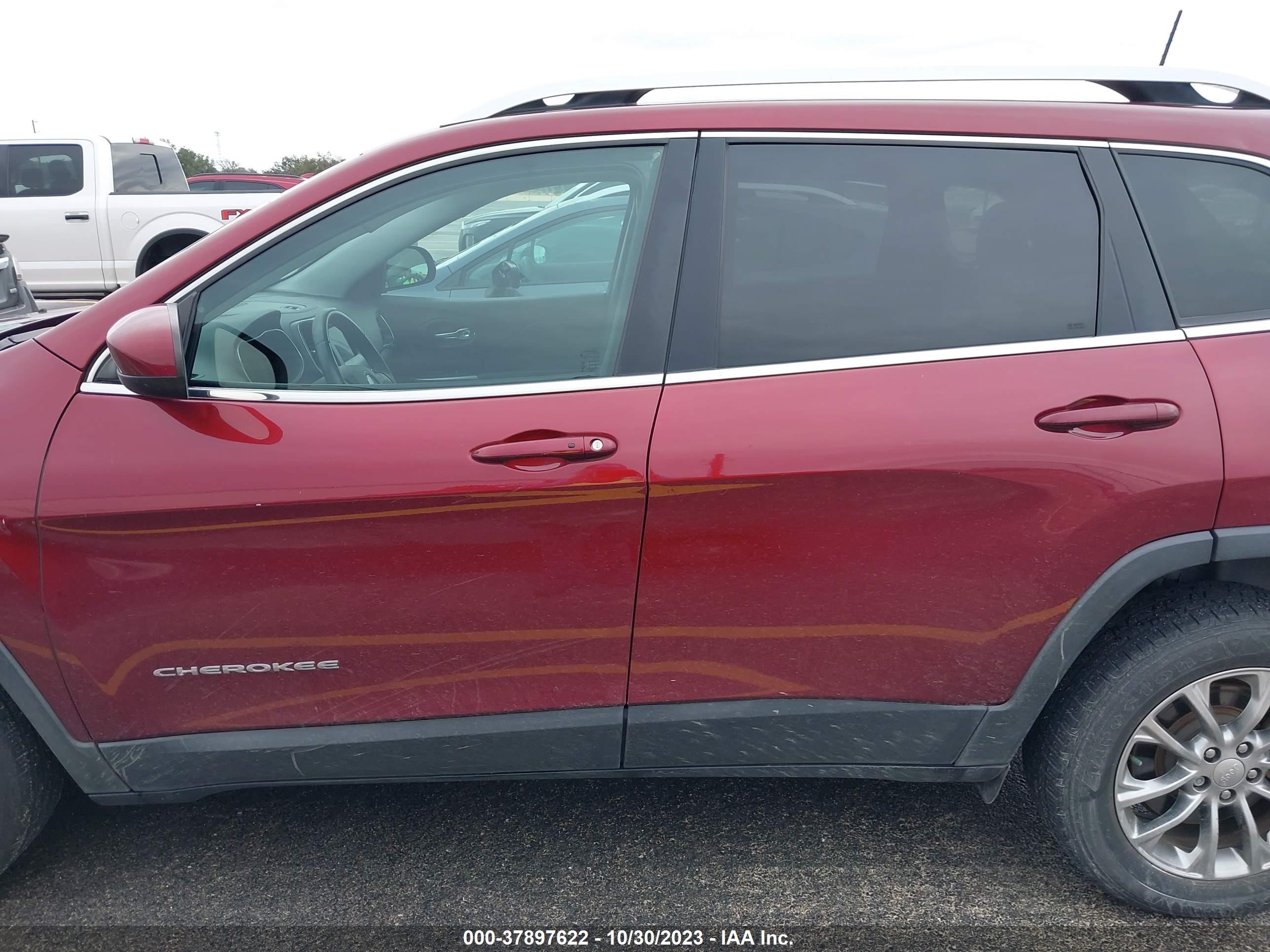 2019 Jeep Cherokee Latitude Plus vin: 1C4PJLLX3KD144286