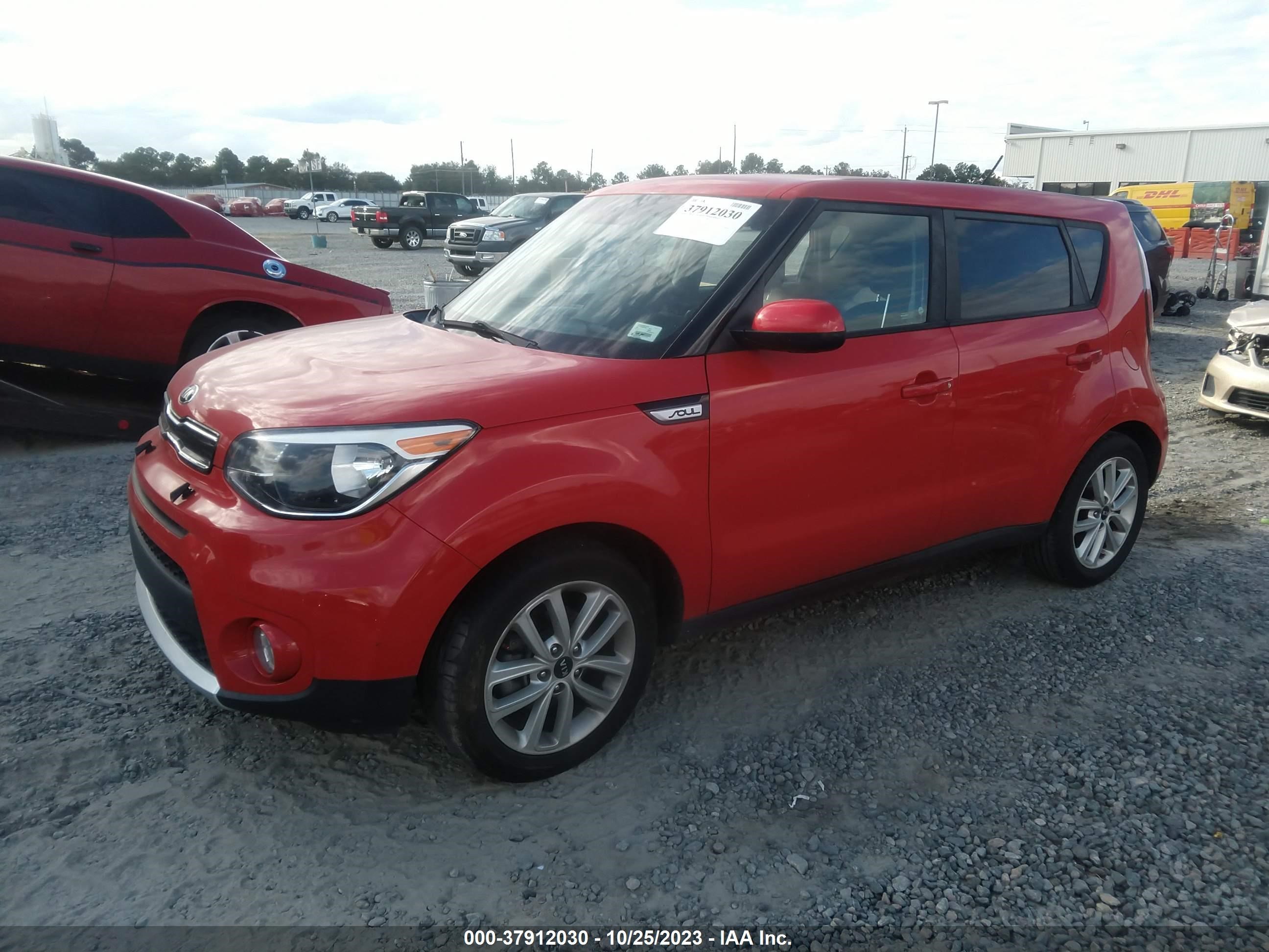 2017 Kia Soul + vin: KNDJP3A5XH7450124