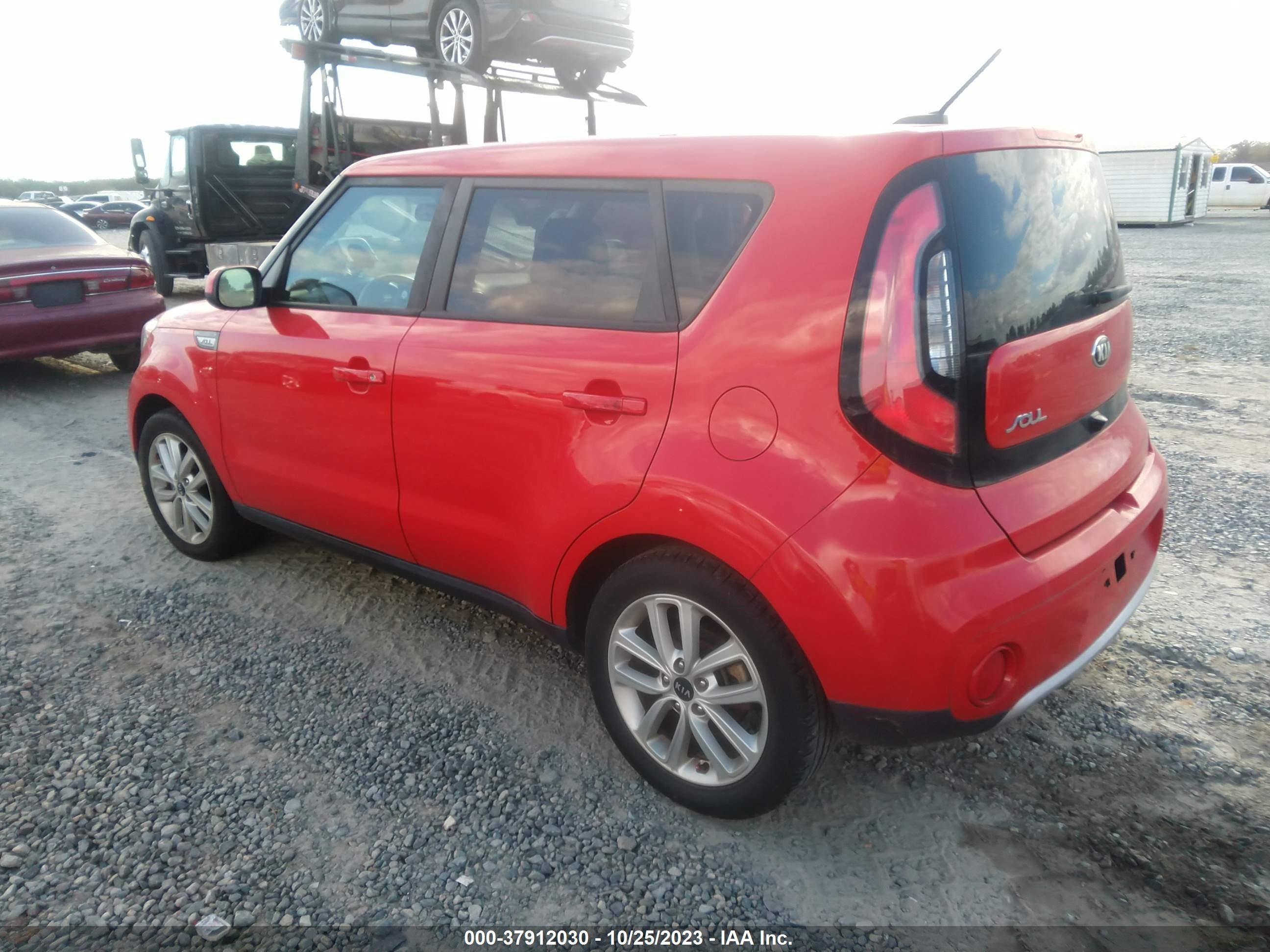 2017 Kia Soul + vin: KNDJP3A5XH7450124