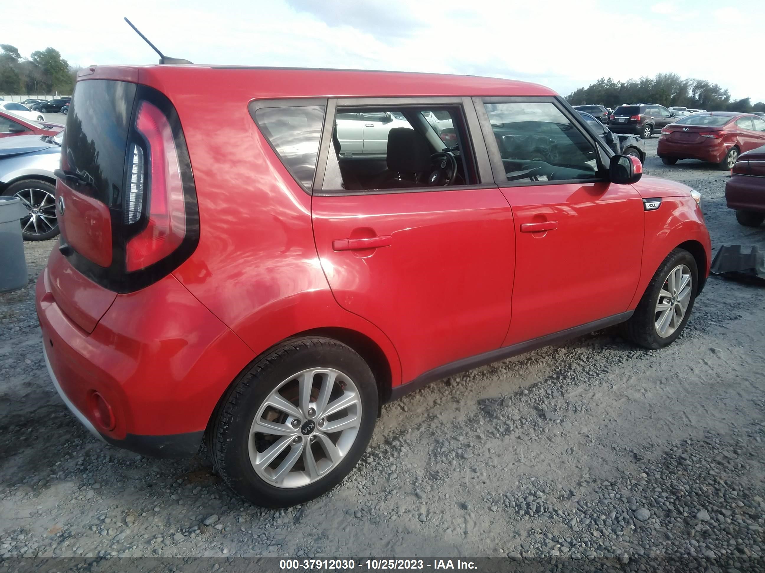 2017 Kia Soul + vin: KNDJP3A5XH7450124