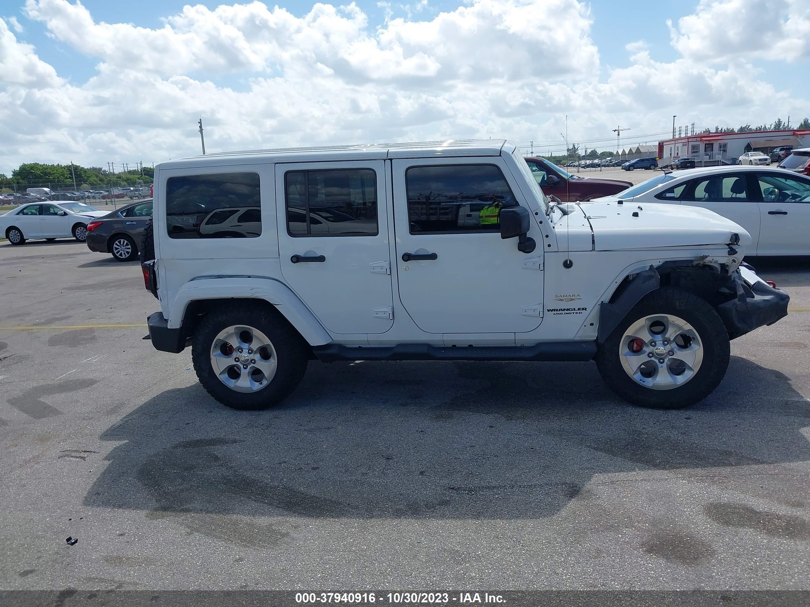 2015 Jeep Wrangler Unlimited Sahara vin: 1C4BJWEG6FL552365