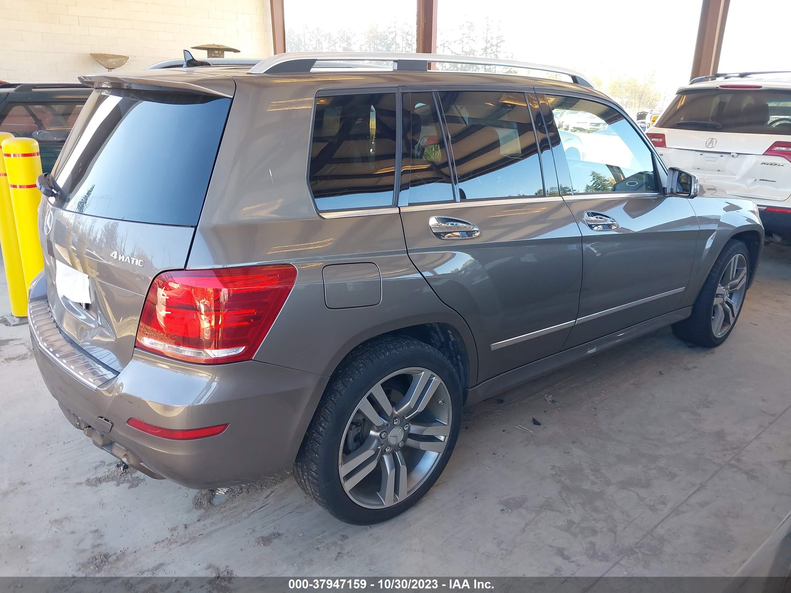 2013 Mercedes-Benz Glk-Class Glk 350 vin: WDCGG8JB4DG030974