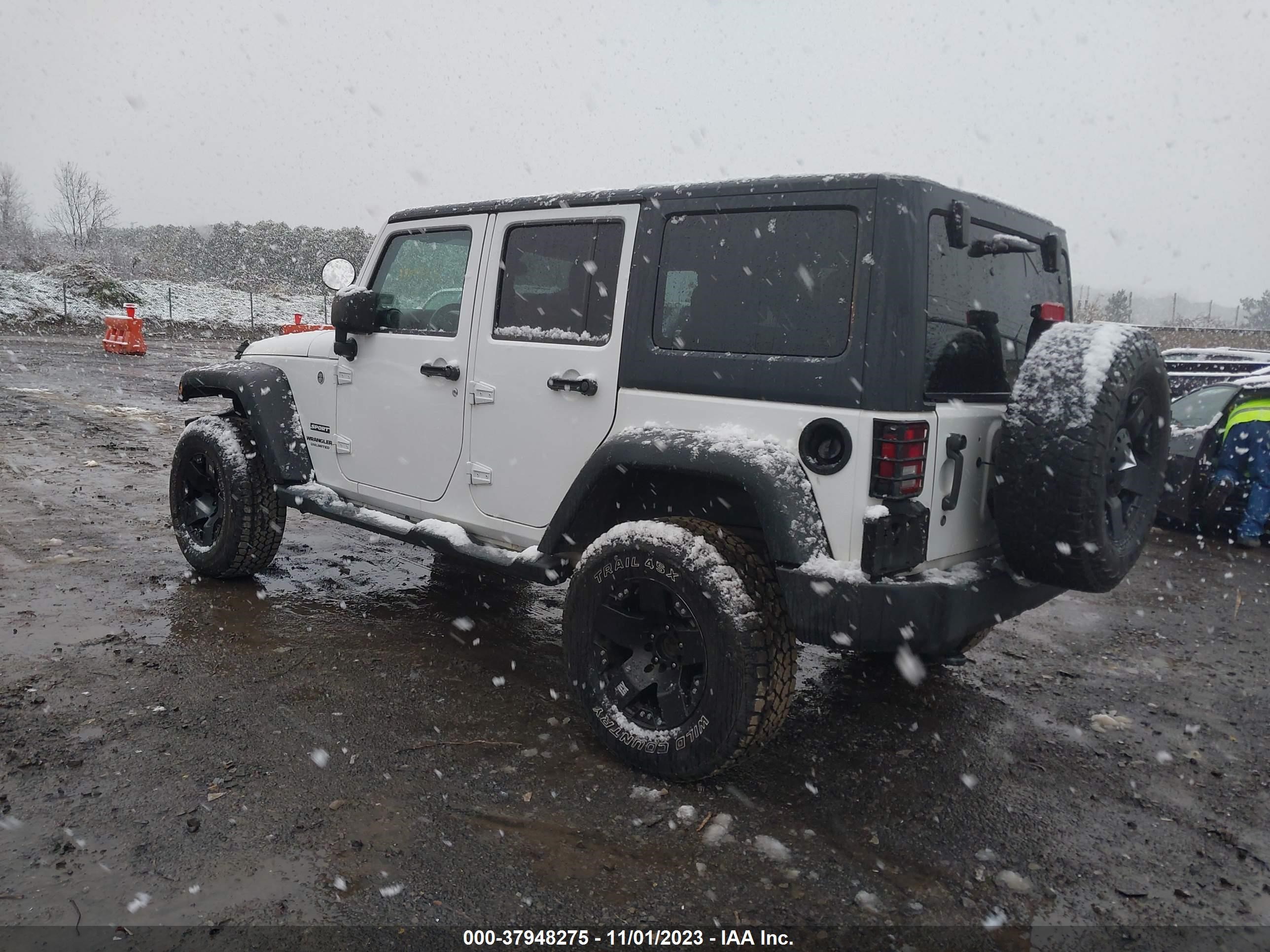 2014 Jeep Wrangler Unlimited Sport vin: 1C4BJWDG1EL110559