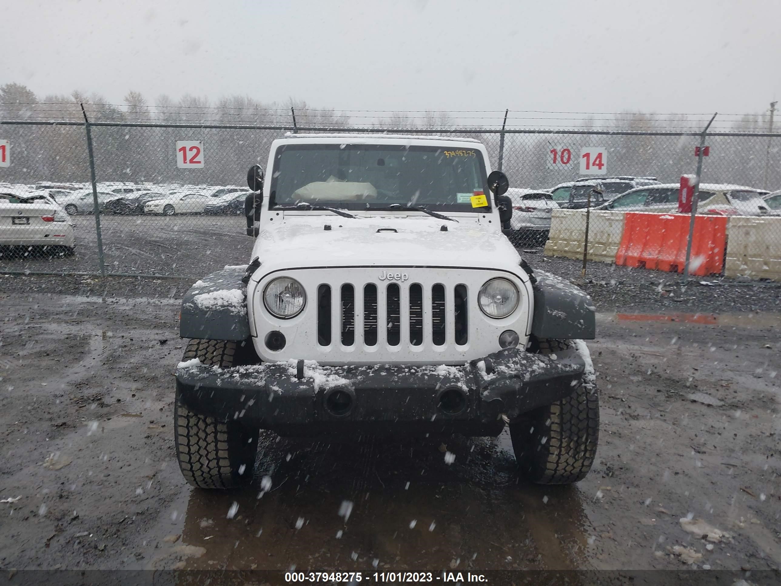 2014 Jeep Wrangler Unlimited Sport vin: 1C4BJWDG1EL110559