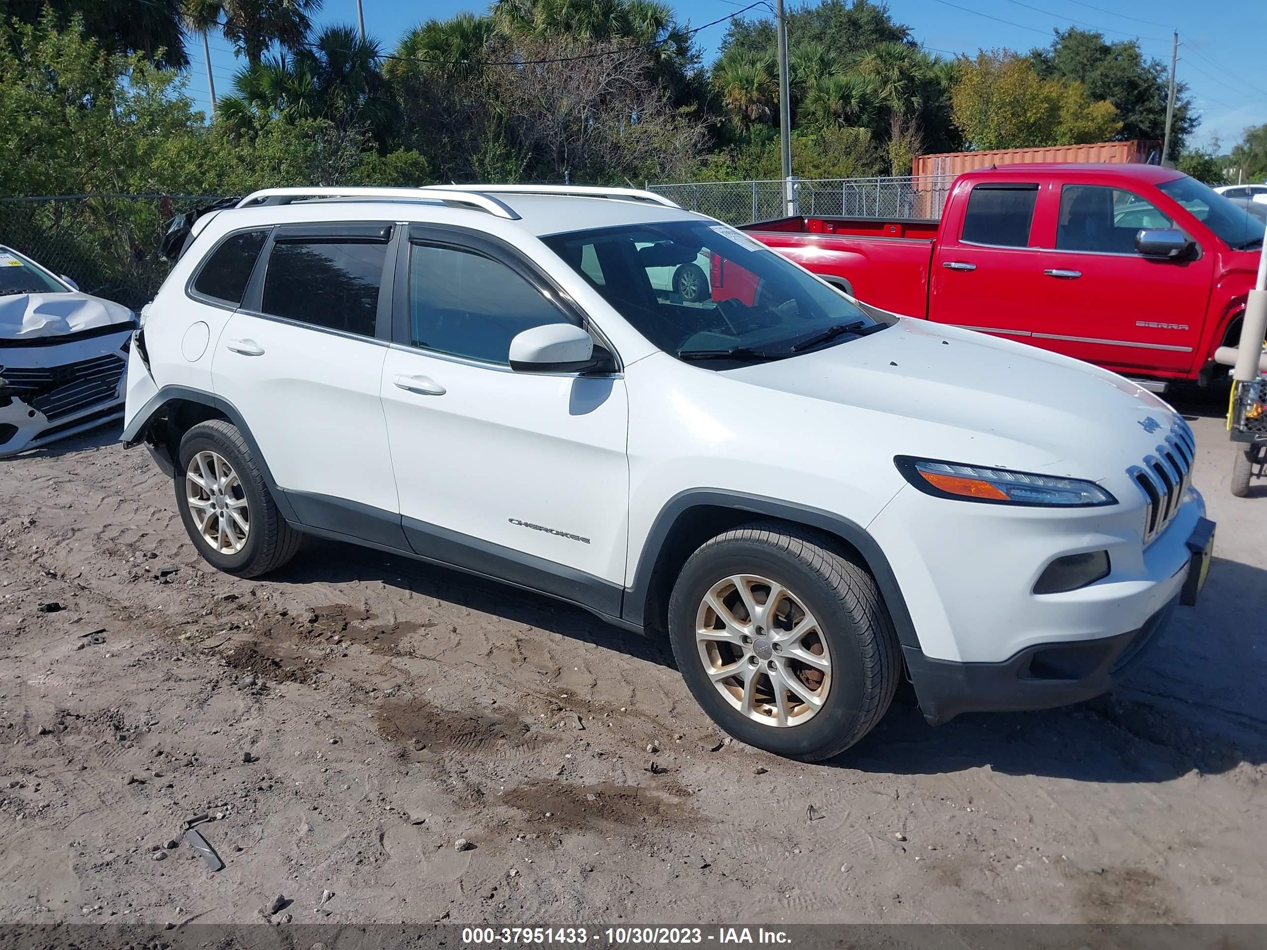 2015 Jeep Cherokee Latitude vin: 1C4PJMCS4FW625541