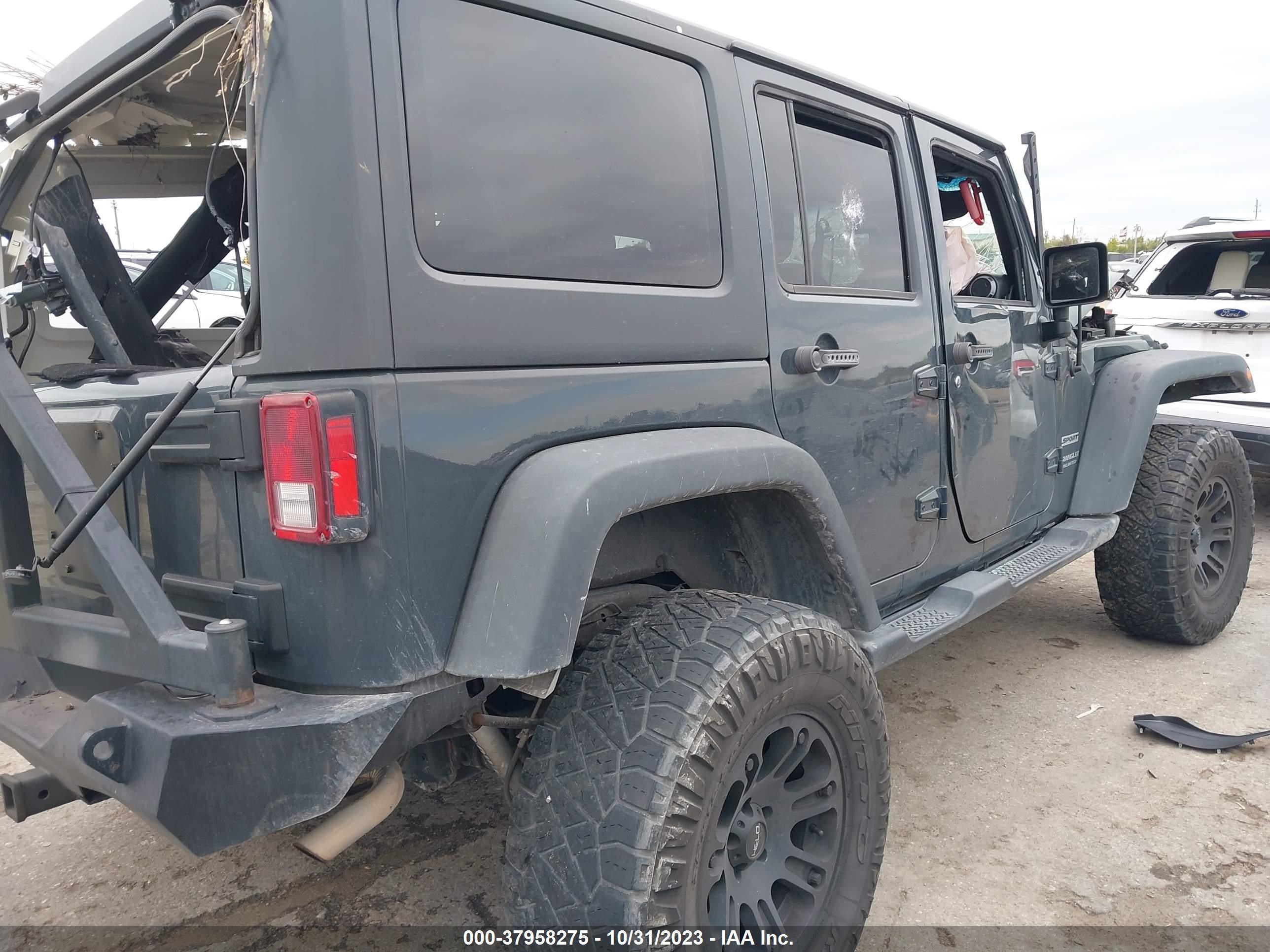 2017 Jeep Wrangler Unlimited Sport 4X4 vin: 1C4BJWDG7HL746360