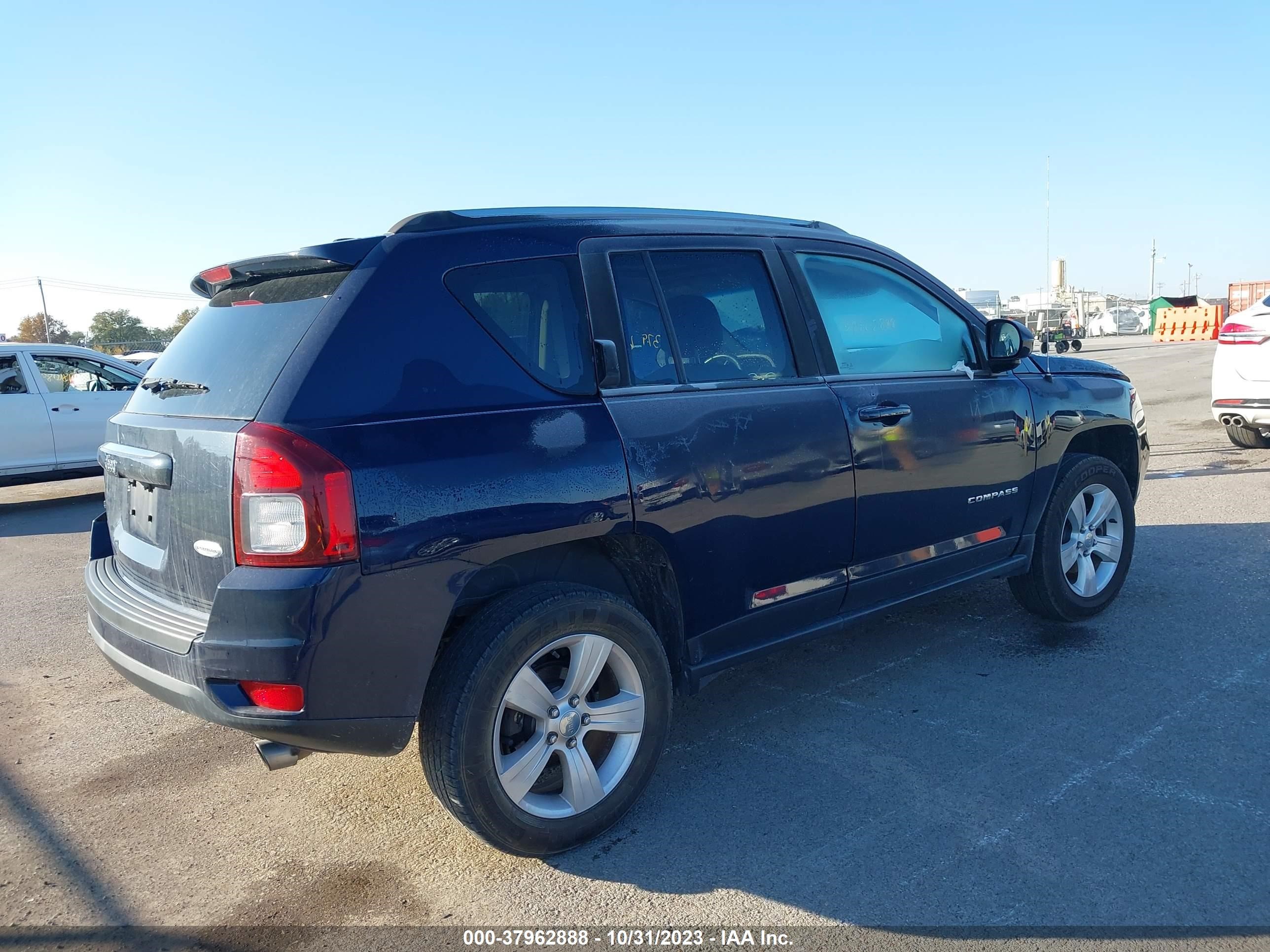 2014 Jeep Compass Latitude vin: 1C4NJDEB7ED599872