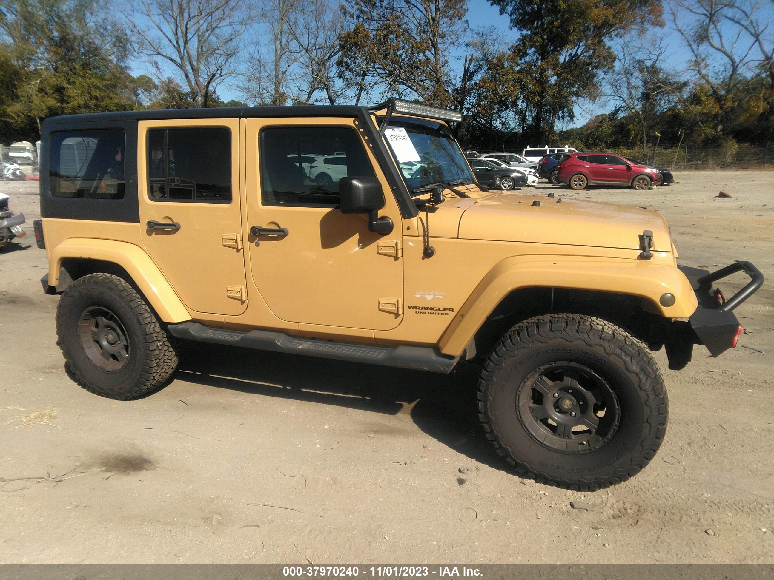 2013 Jeep Wrangler Unlimited Sahara vin: 1C4BJWEG8DL643912