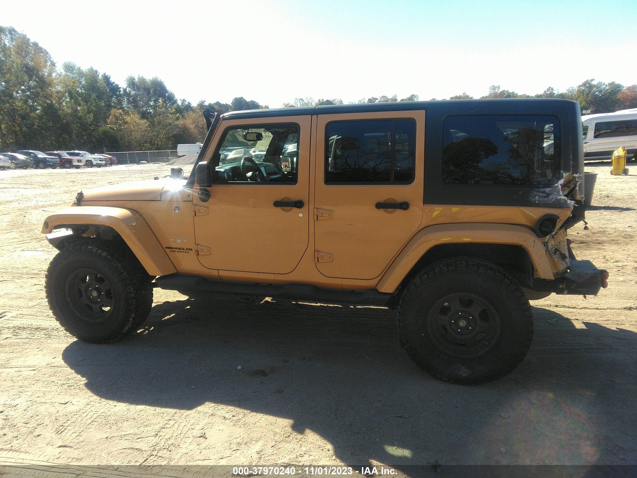 2013 Jeep Wrangler Unlimited Sahara vin: 1C4BJWEG8DL643912